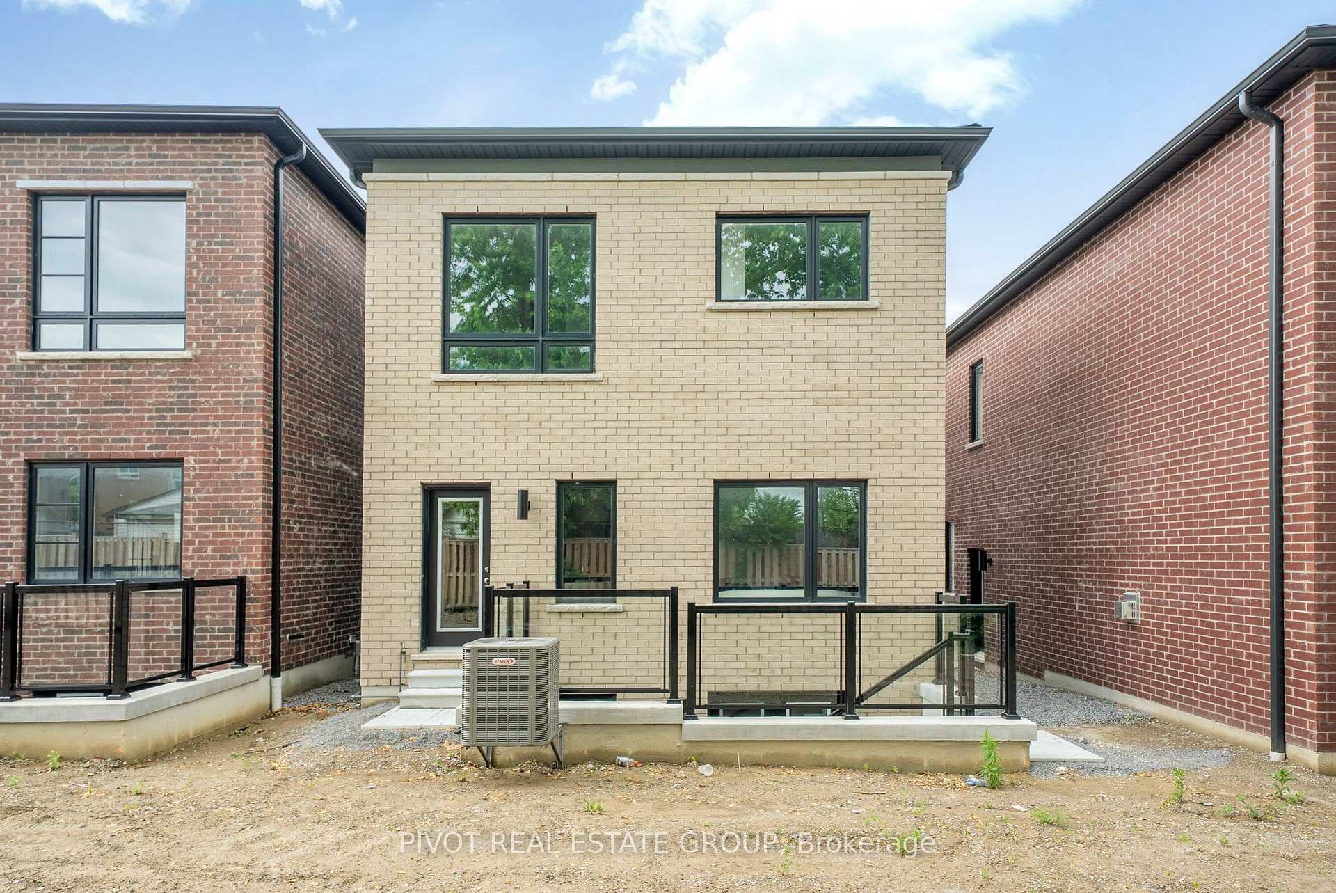 Photo 39 of 79 Danielle Moore Circle, Scarborough, Bendale — HOMEH