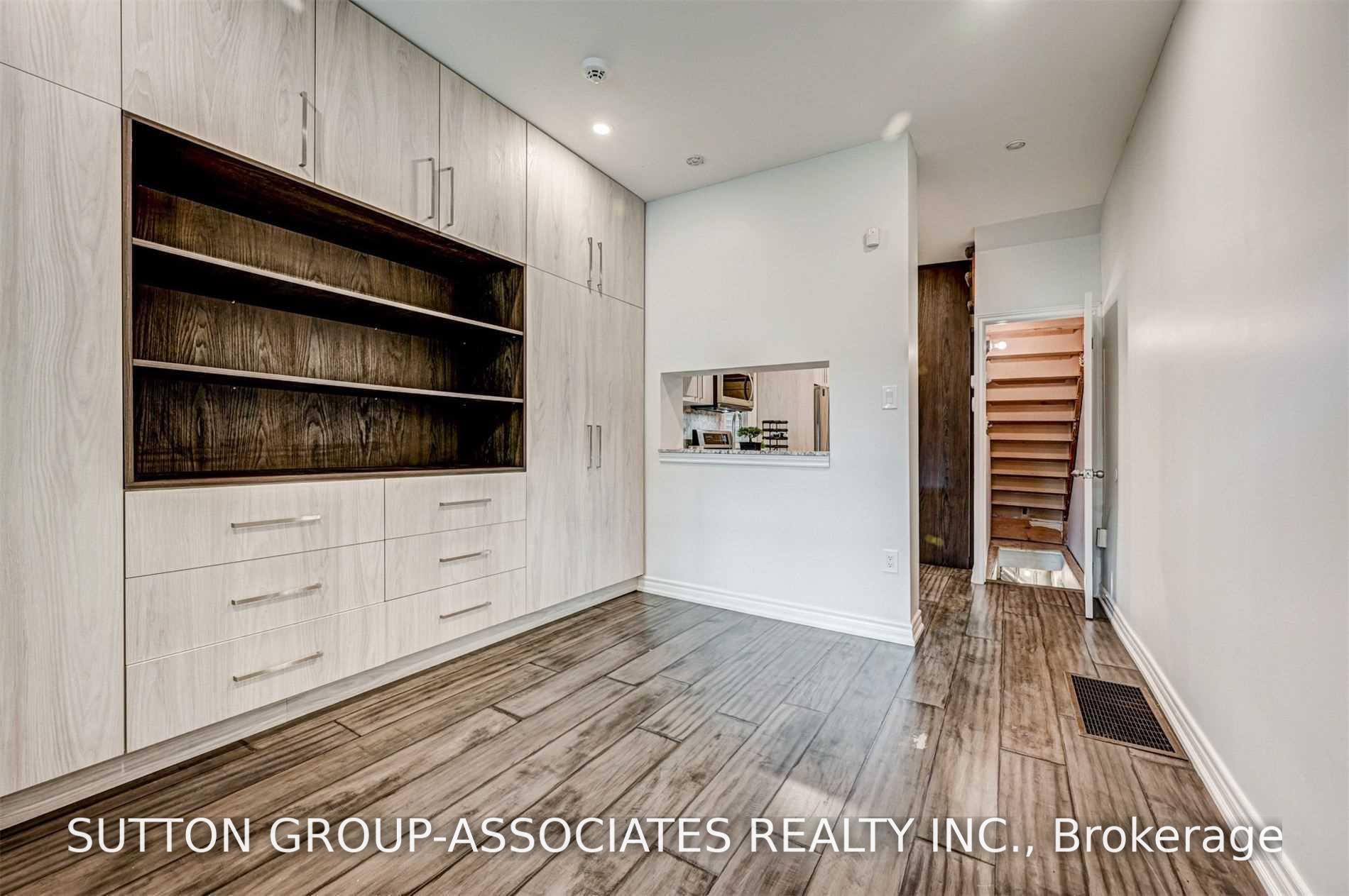 Photo 4 of 739 Manning Avenue, Toronto, The Annex — HOMEH