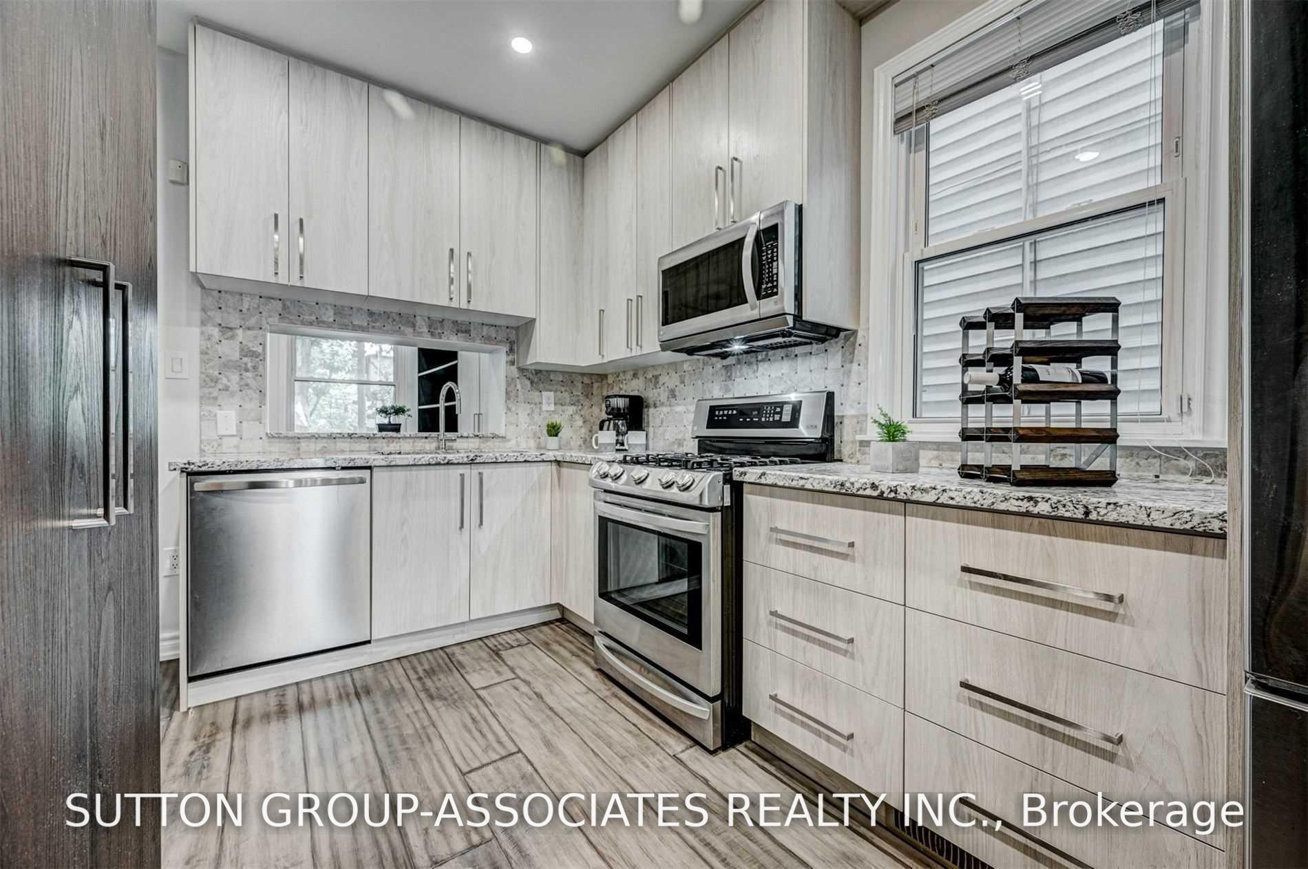 Photo 10 of 739 Manning Avenue, Toronto, The Annex — HOMEH