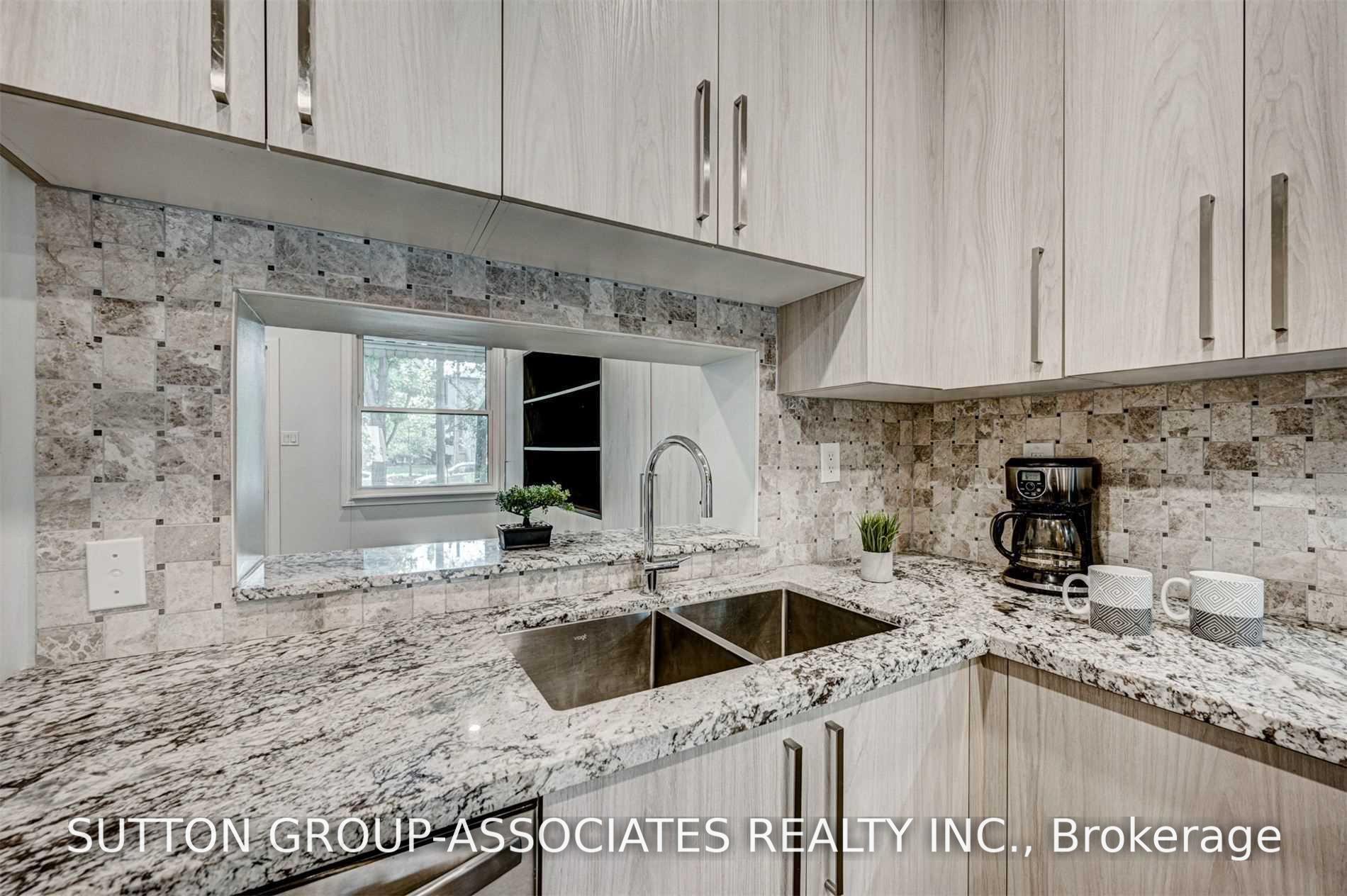 Photo 11 of 739 Manning Avenue, Toronto, The Annex — HOMEH