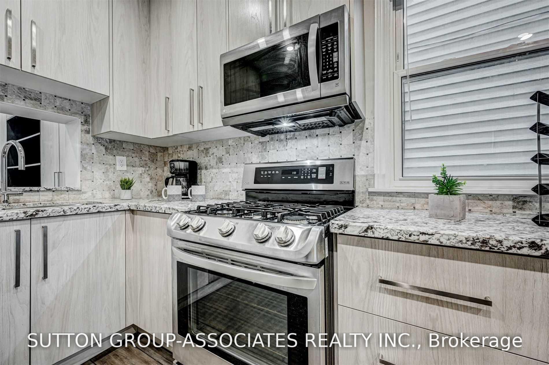Photo 12 of 739 Manning Avenue, Toronto, The Annex — HOMEH