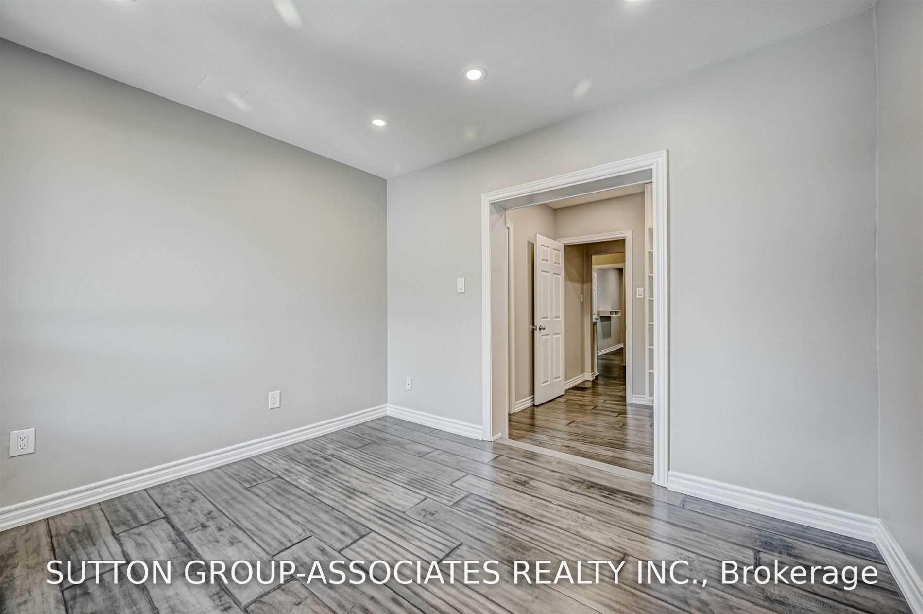 Photo 18 of 739 Manning Avenue, Toronto, The Annex — HOMEH