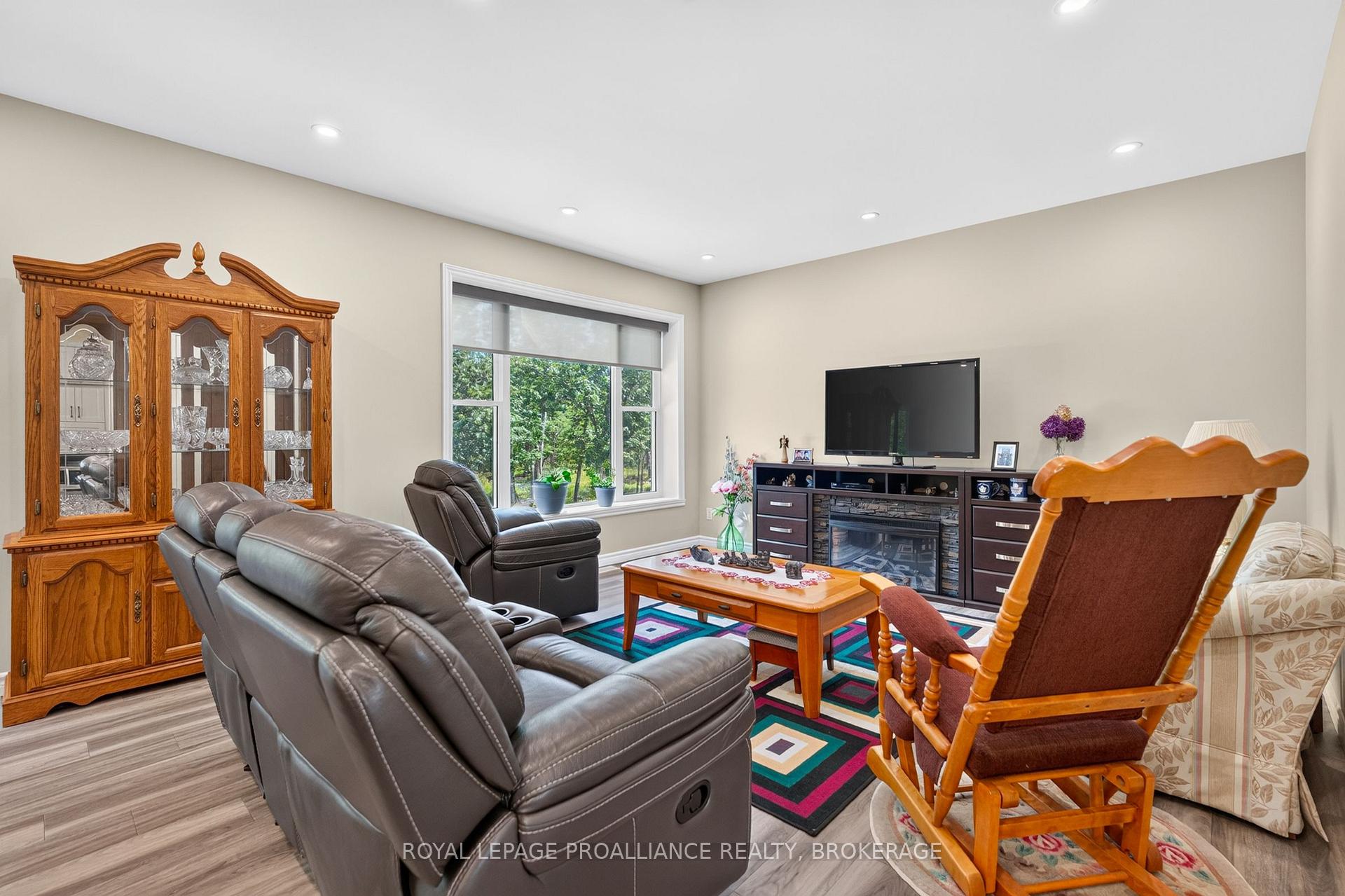 Photo 12 of 210 Troy Lake Road, Rideau Lakes, Rideau Lakes (South Crosby) Twp — HOMEH