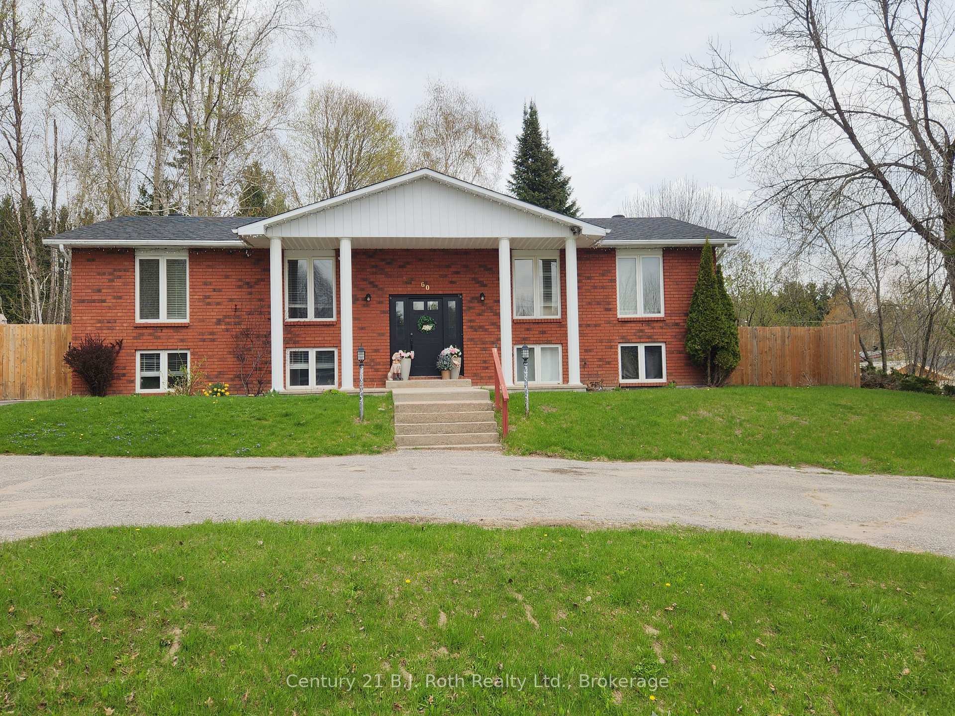 Photo 1 of 60 Lepage Drive, Penetanguishene — HOMEH