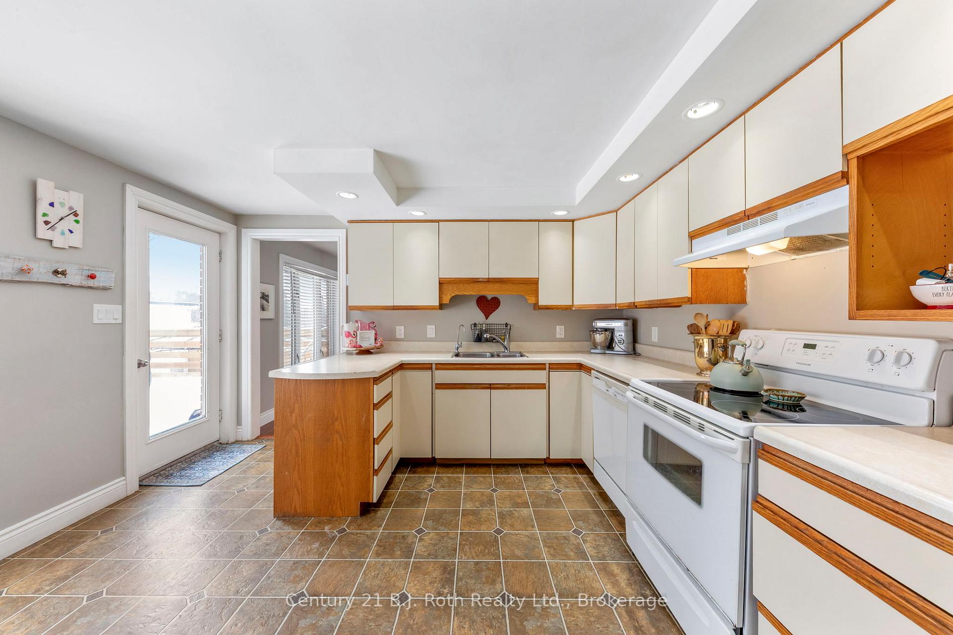 Photo 14 of 60 Lepage Drive, Penetanguishene — HOMEH