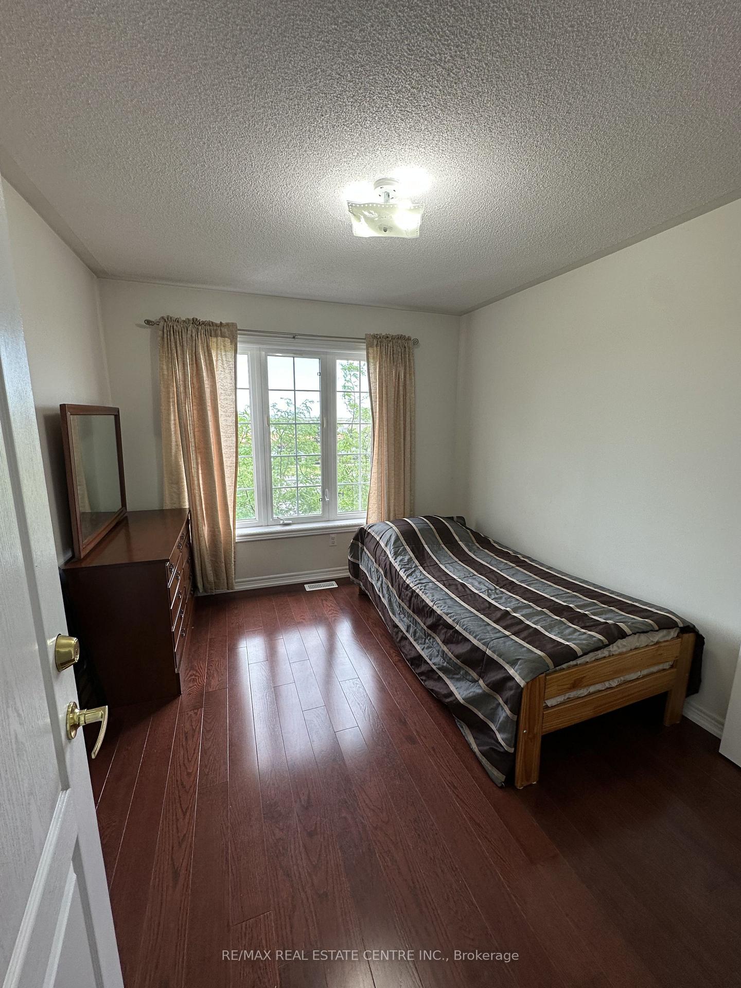 Photo 2 of Unit 1B, 29 October Place, Brampton, Bram West — HOMEH