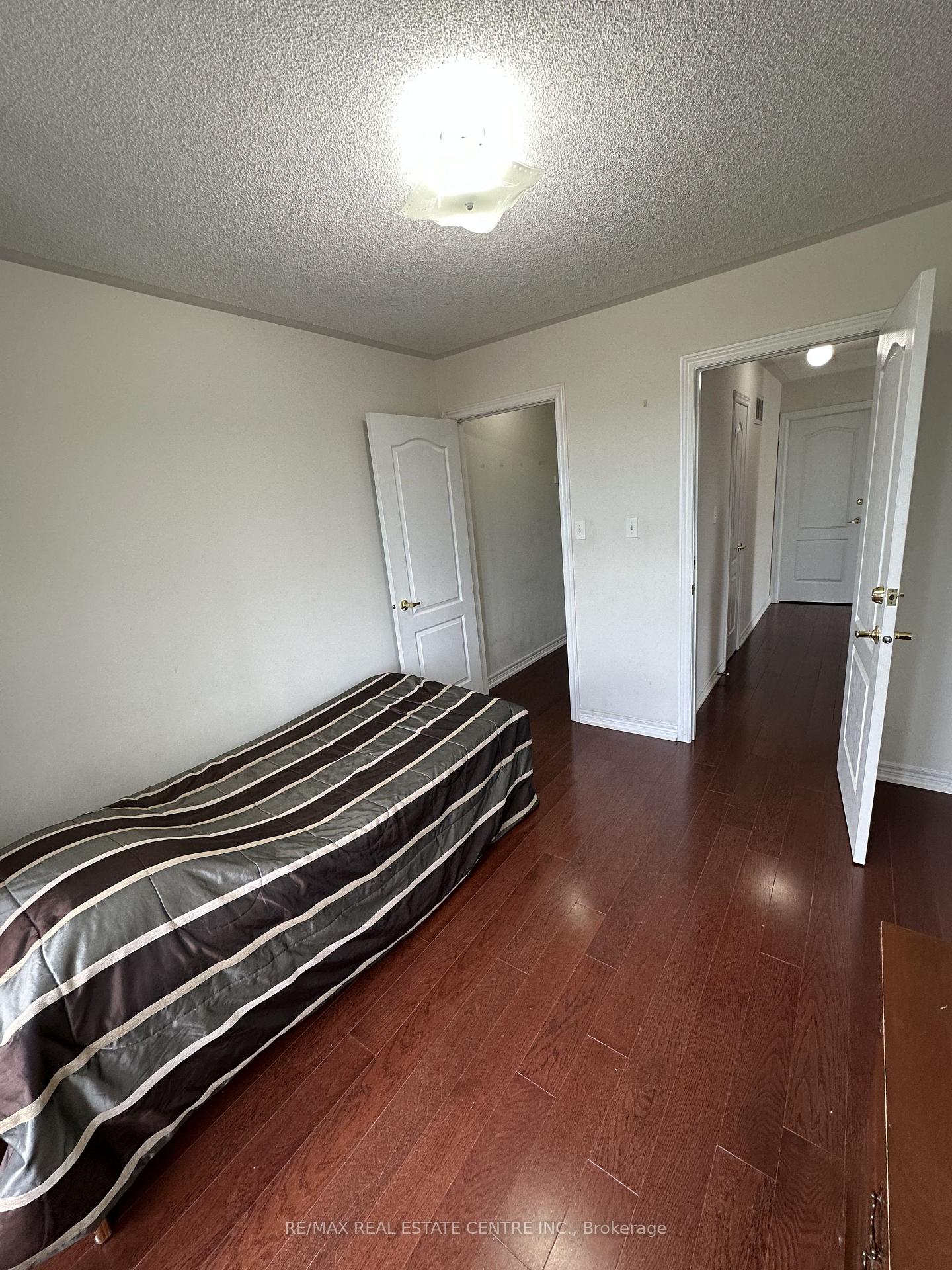 Photo 3 of Unit 1B, 29 October Place, Brampton, Bram West — HOMEH