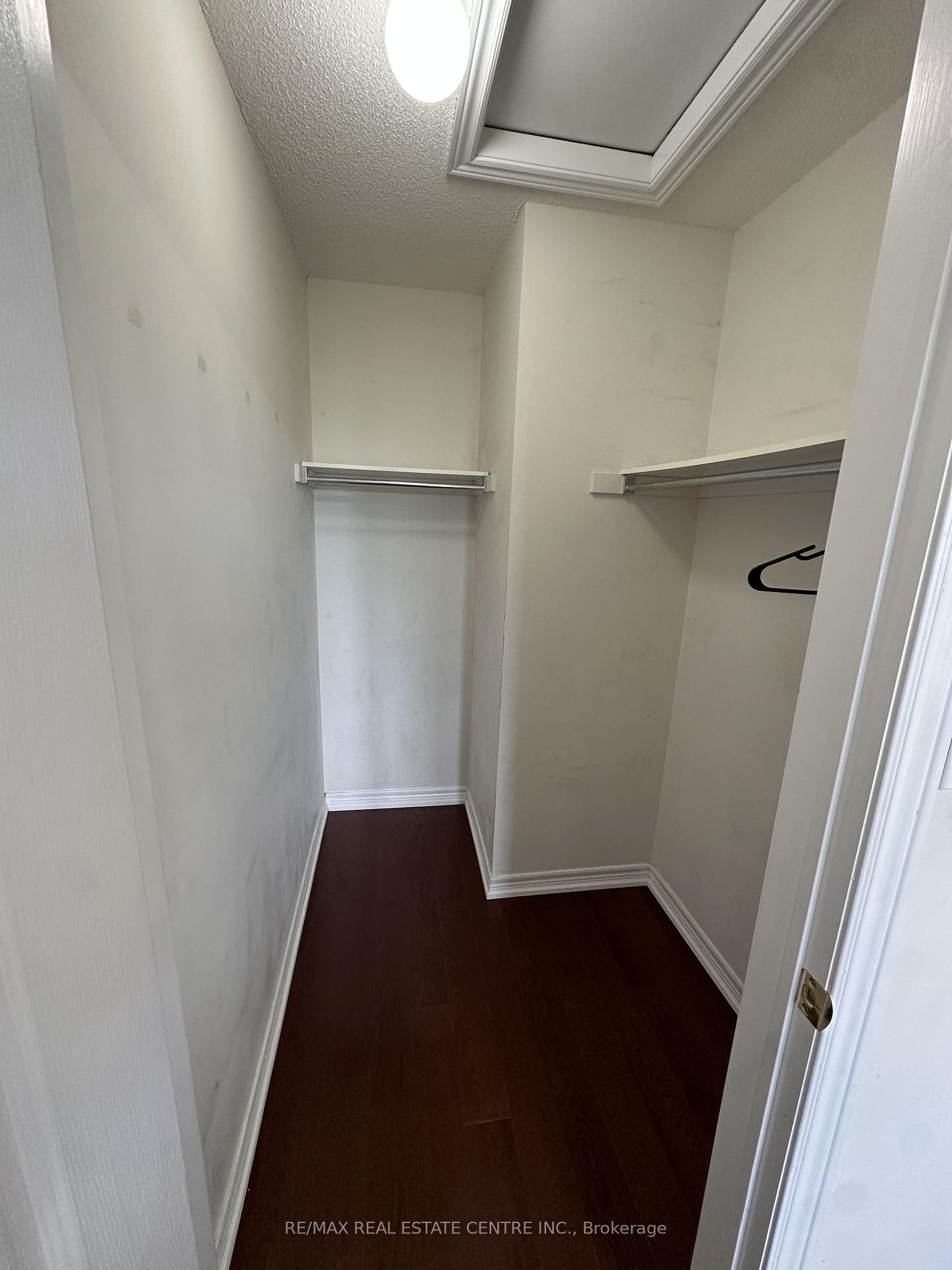 Photo 4 of Unit 1B, 29 October Place, Brampton, Bram West — HOMEH