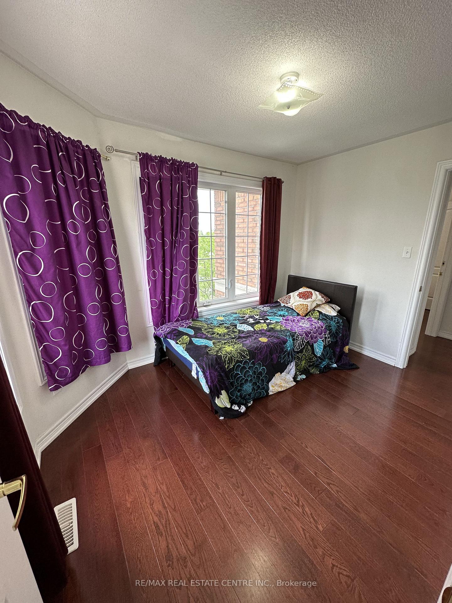 Photo 3 of Unit 1A, 29 October Place, Brampton, Bram West — HOMEH