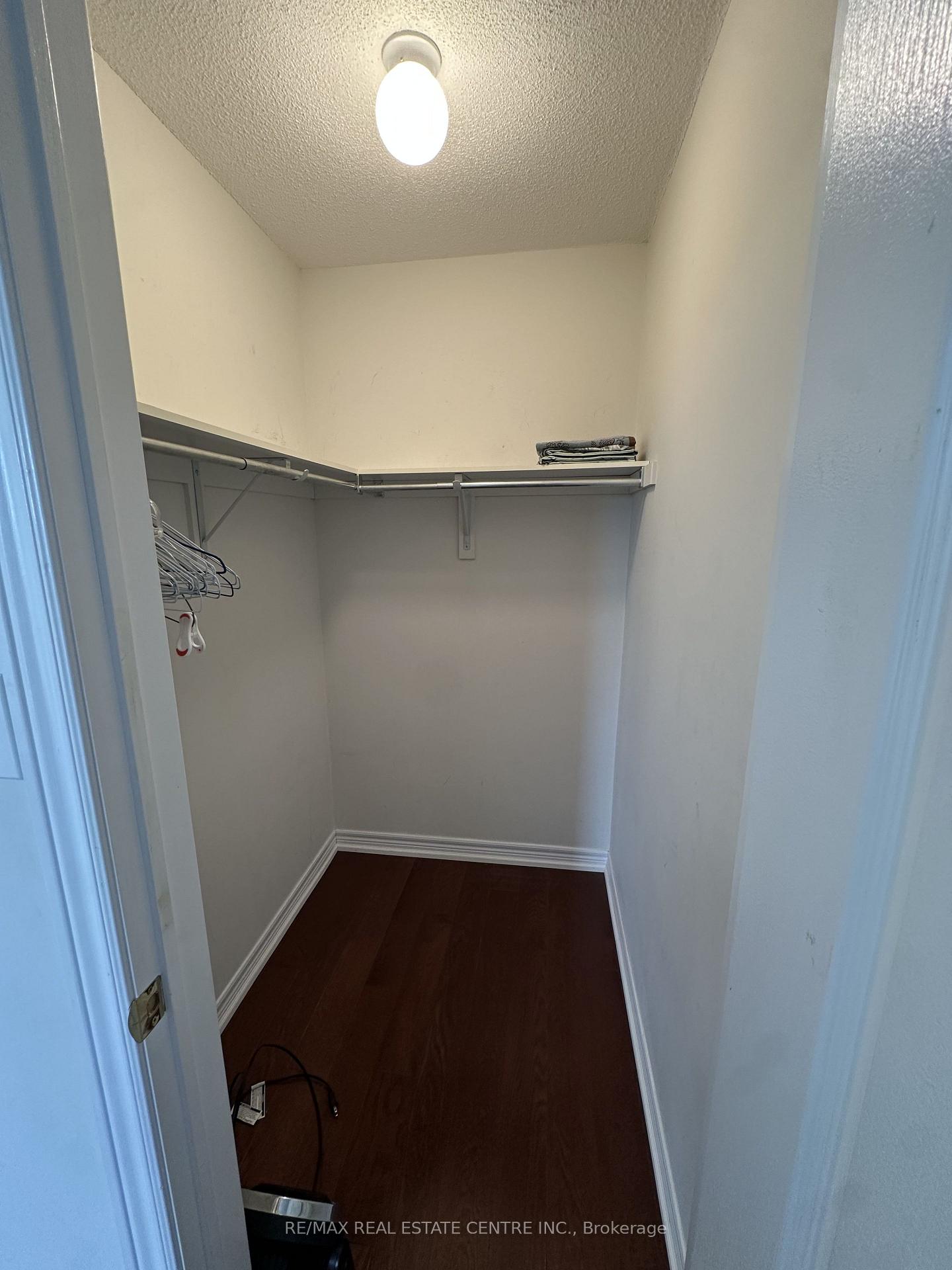 Photo 4 of Unit 1A, 29 October Place, Brampton, Bram West — HOMEH