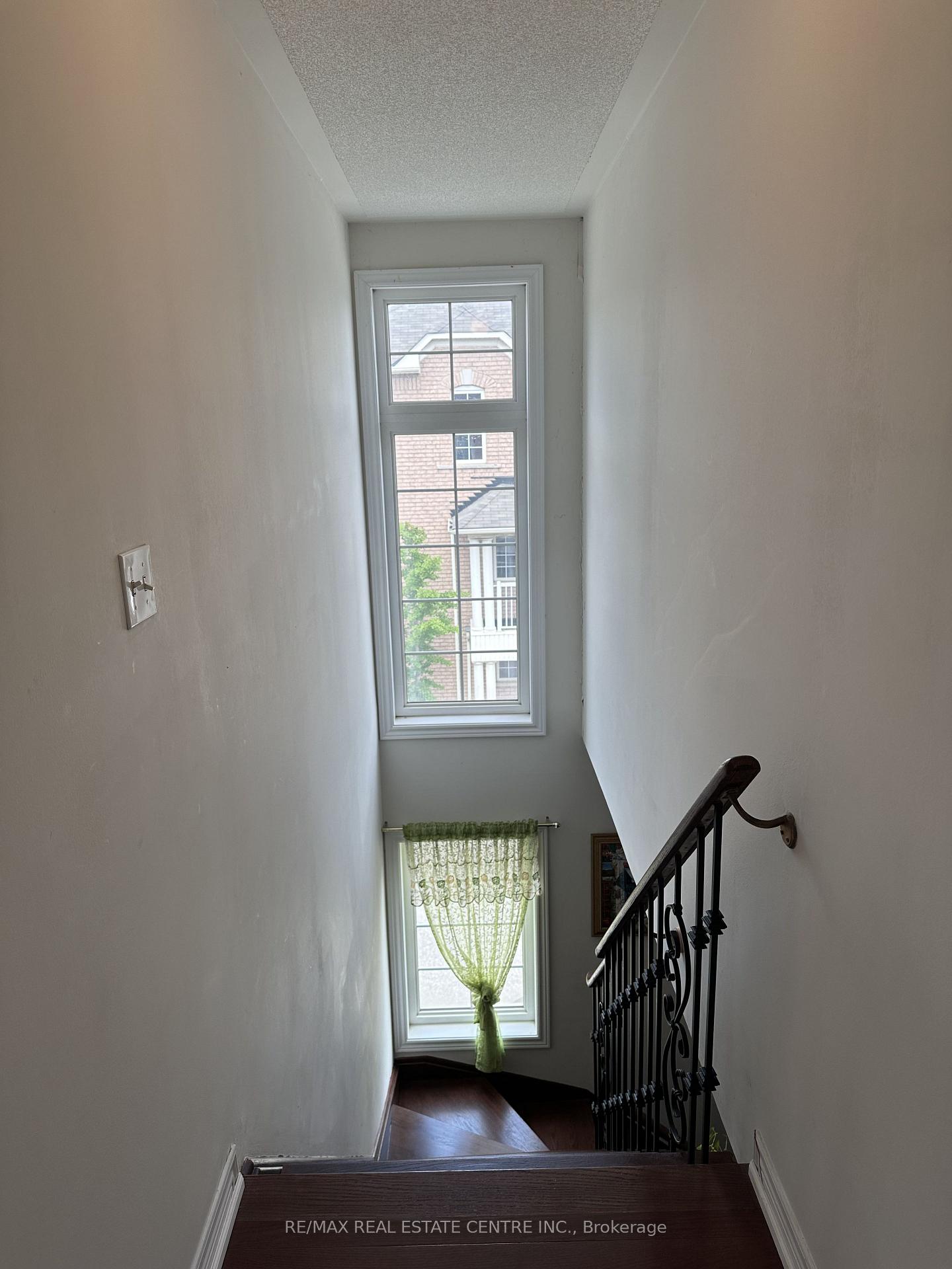 Photo 6 of Unit 1A, 29 October Place, Brampton, Bram West — HOMEH