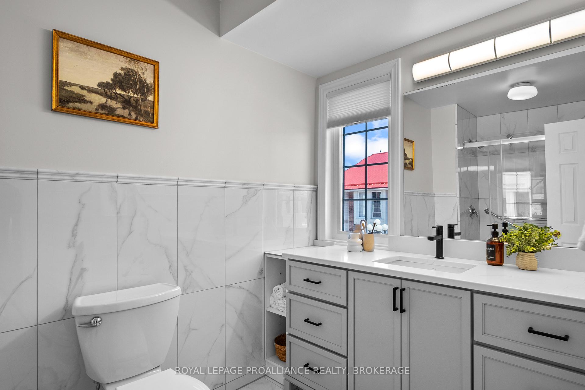 Photo 15 of Unit 66, 1 Place D'armes, Kingston, East of Sir John A. Blvd — HOMEH