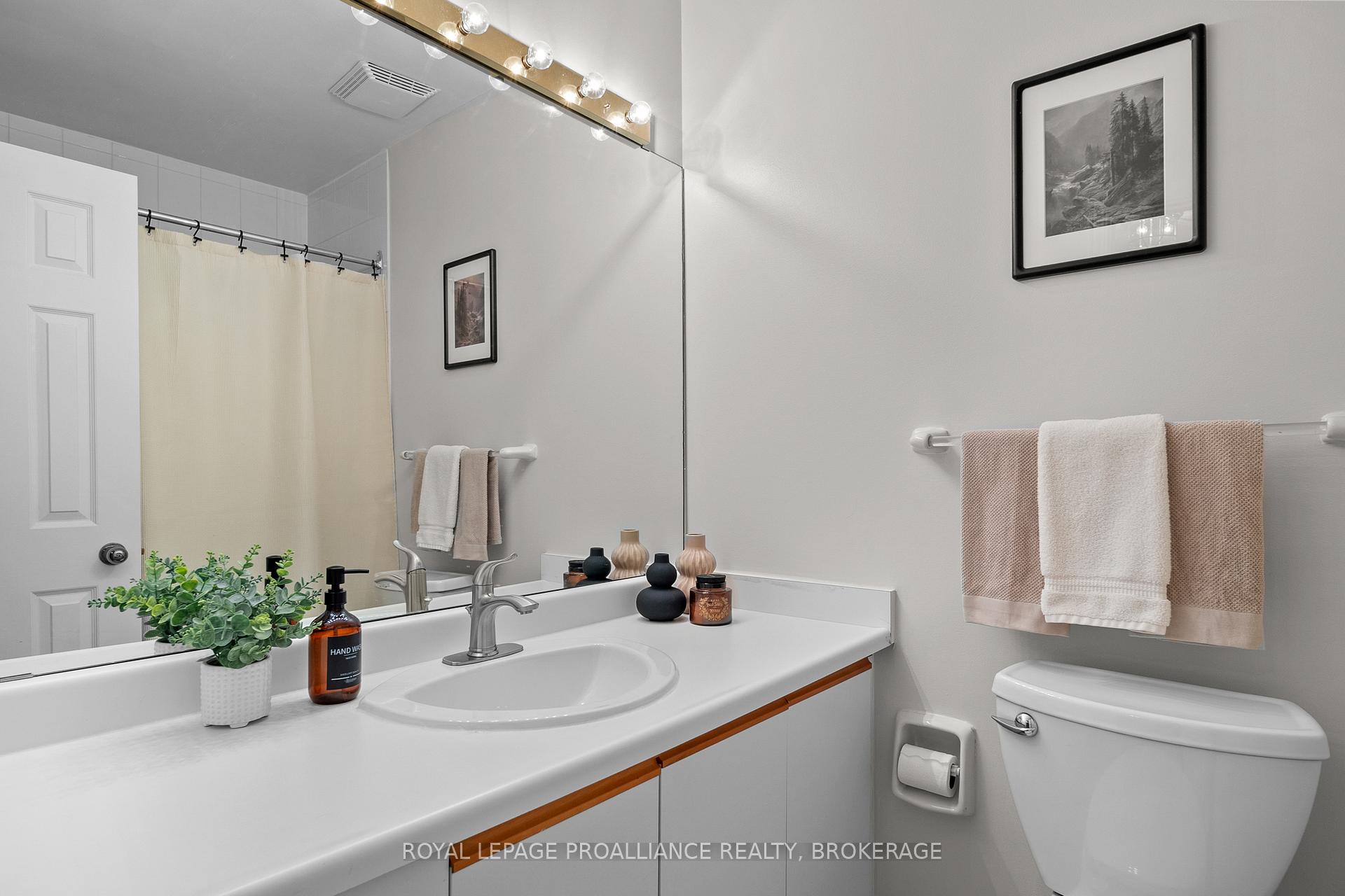 Photo 21 of Unit 66, 1 Place D'armes, Kingston, East of Sir John A. Blvd — HOMEH