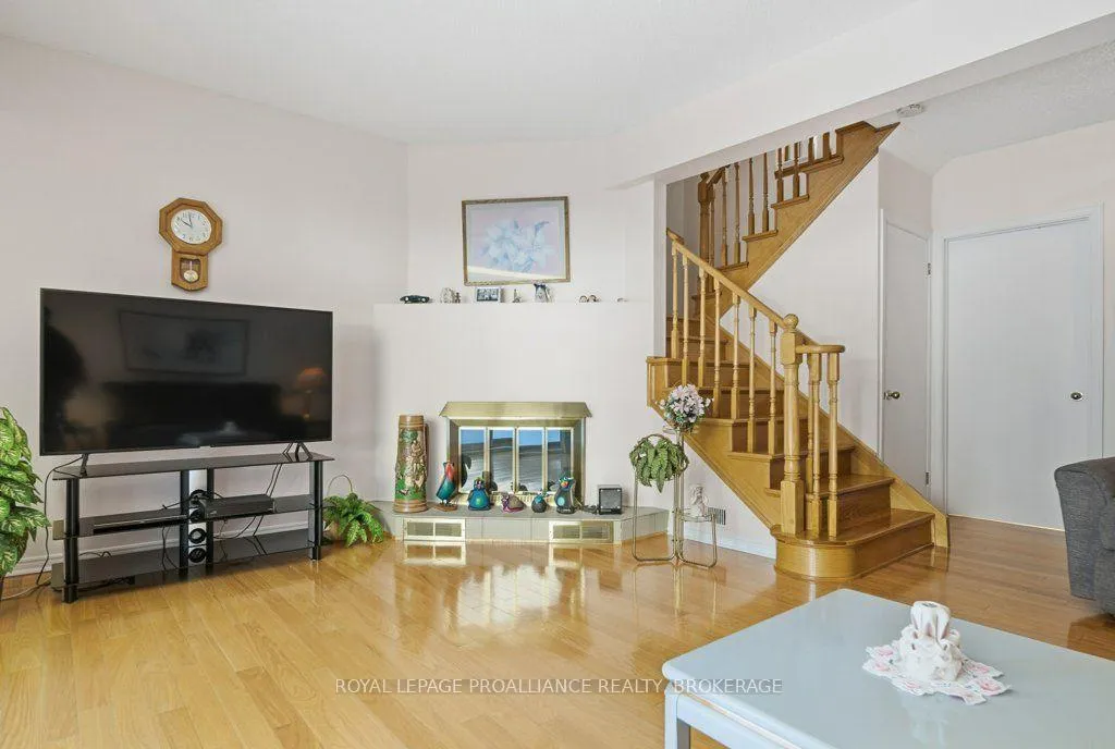 Photo 22 of Unit 66, 1 Place D'armes, Kingston, East of Sir John A. Blvd — HOMEH