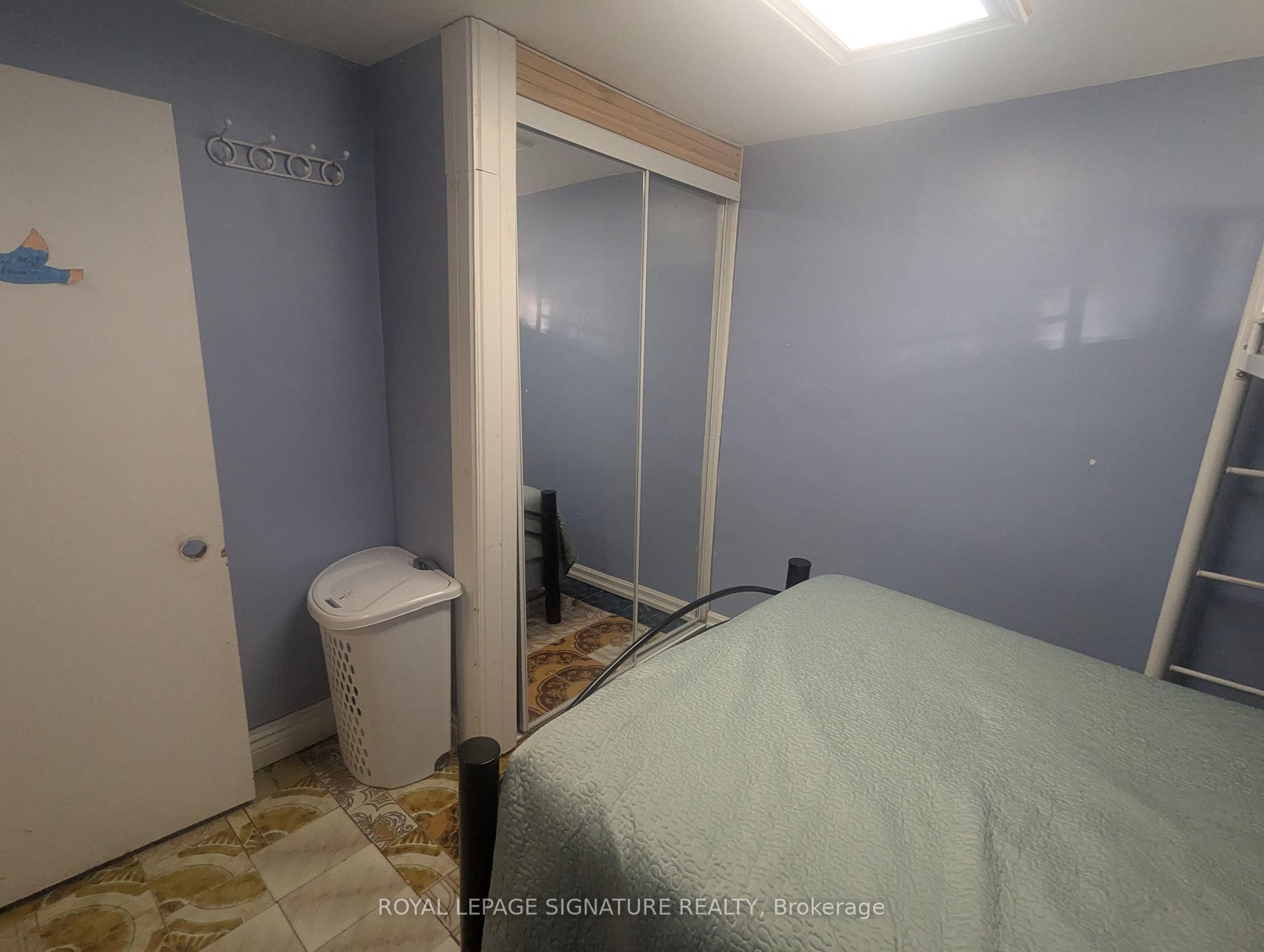Photo 13 of 6 Heatherglen Road, Etobicoke, West Humber-Clairville — HOMEH