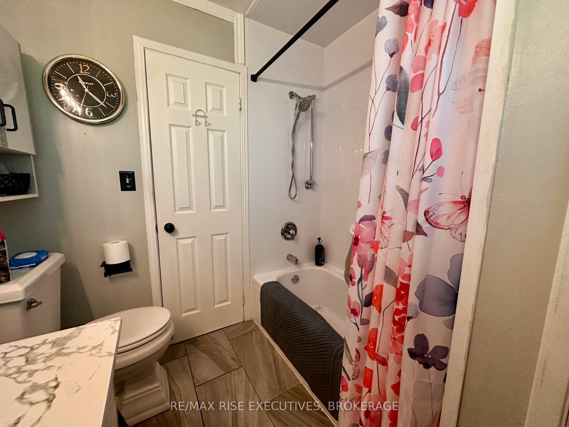 Photo 9 of 214 Amherst Drive, Loyalist, Amherstview — HOMEH