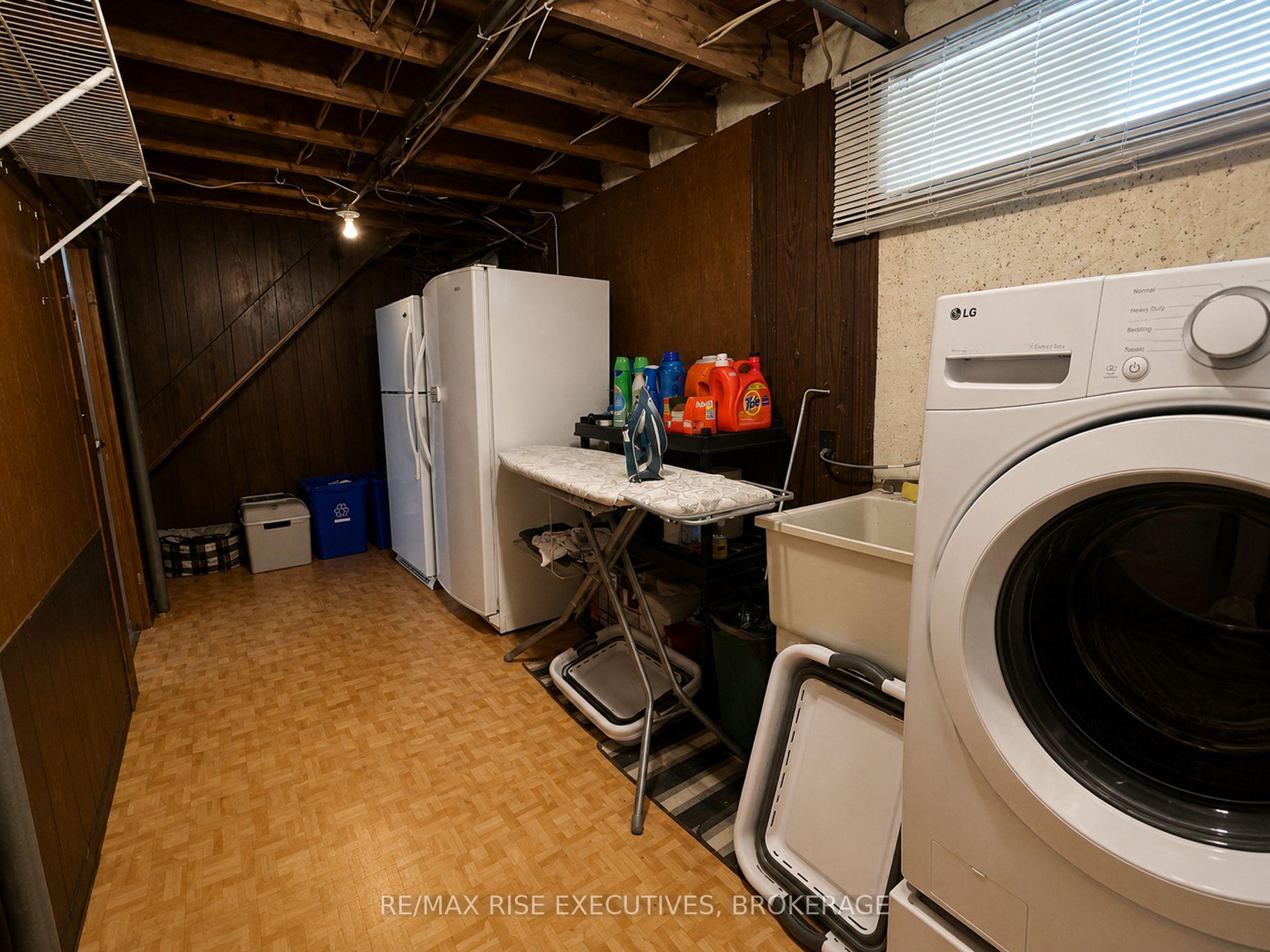 Photo 12 of 214 Amherst Drive, Loyalist, Amherstview — HOMEH