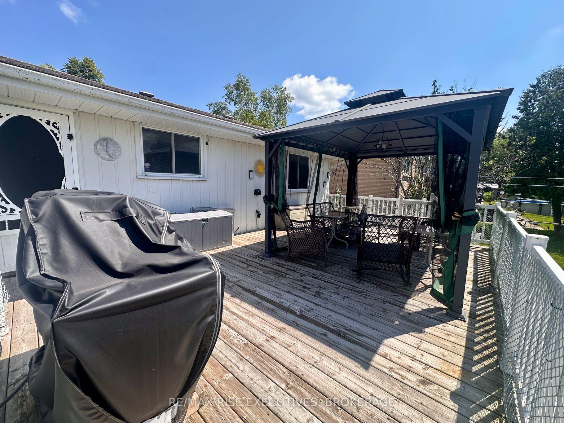 Photo 13 of 214 Amherst Drive, Loyalist, Amherstview — HOMEH