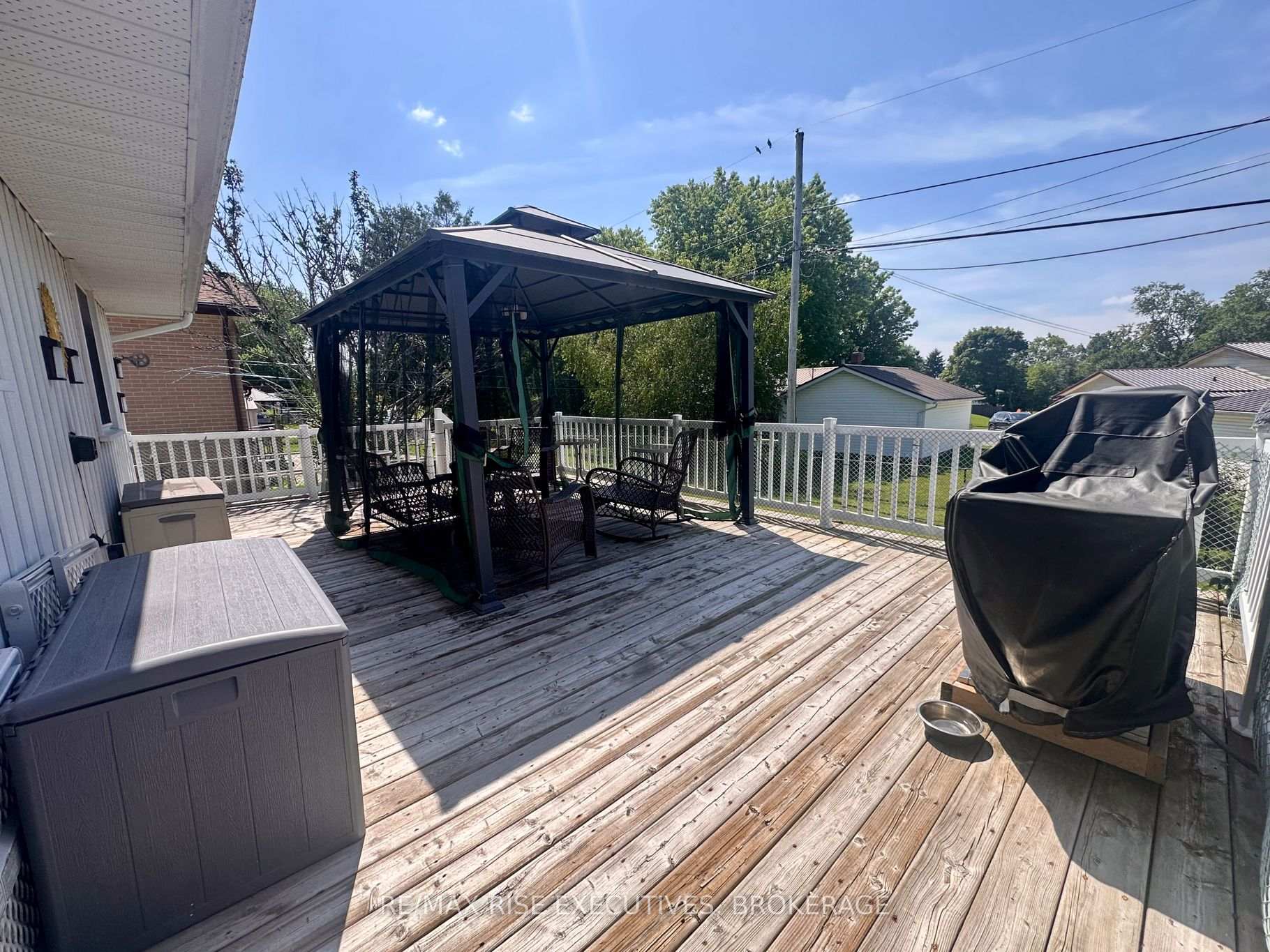 Photo 14 of 214 Amherst Drive, Loyalist, Amherstview — HOMEH
