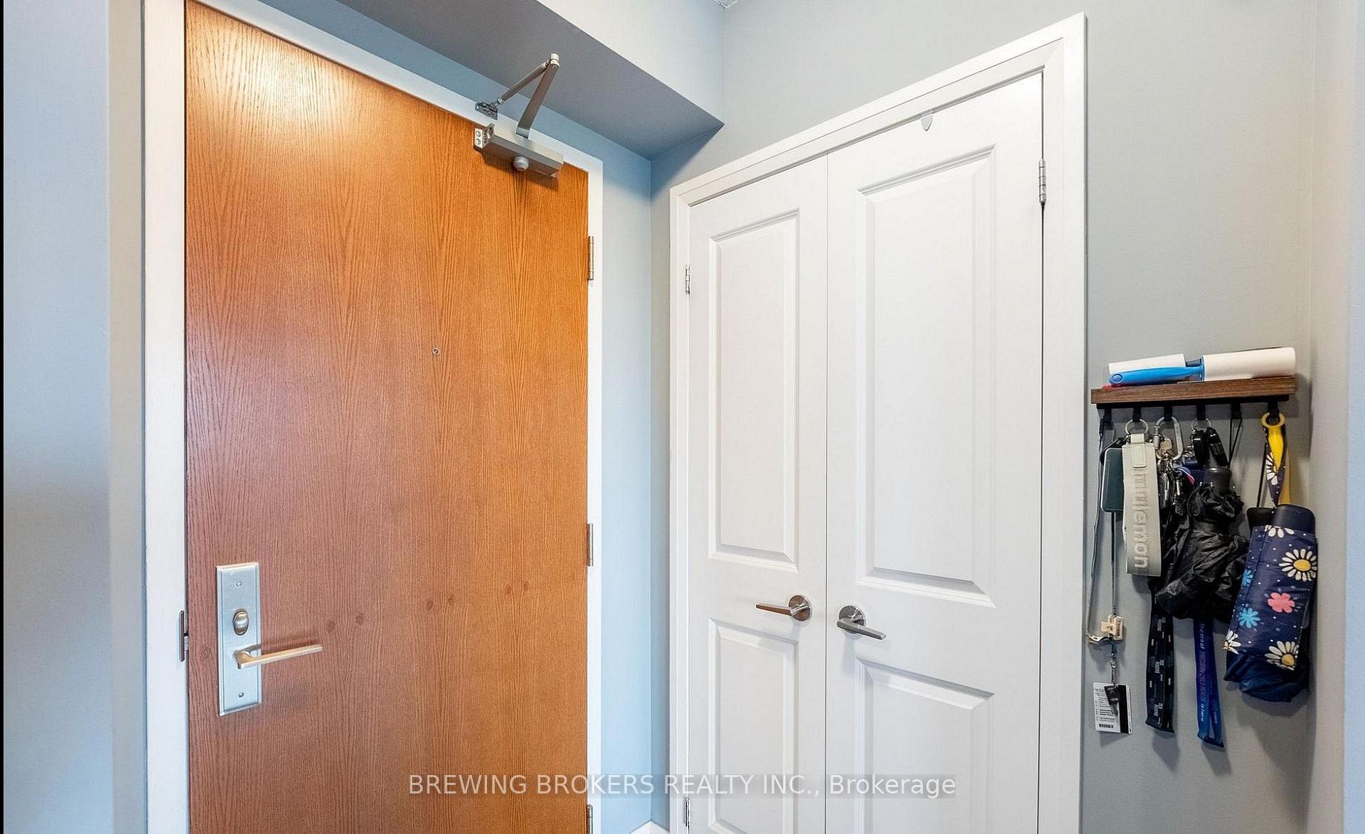 Photo 4 of Unit 704, 1430 Yonge Street, Toronto, Yonge-St. Clair — HOMEH