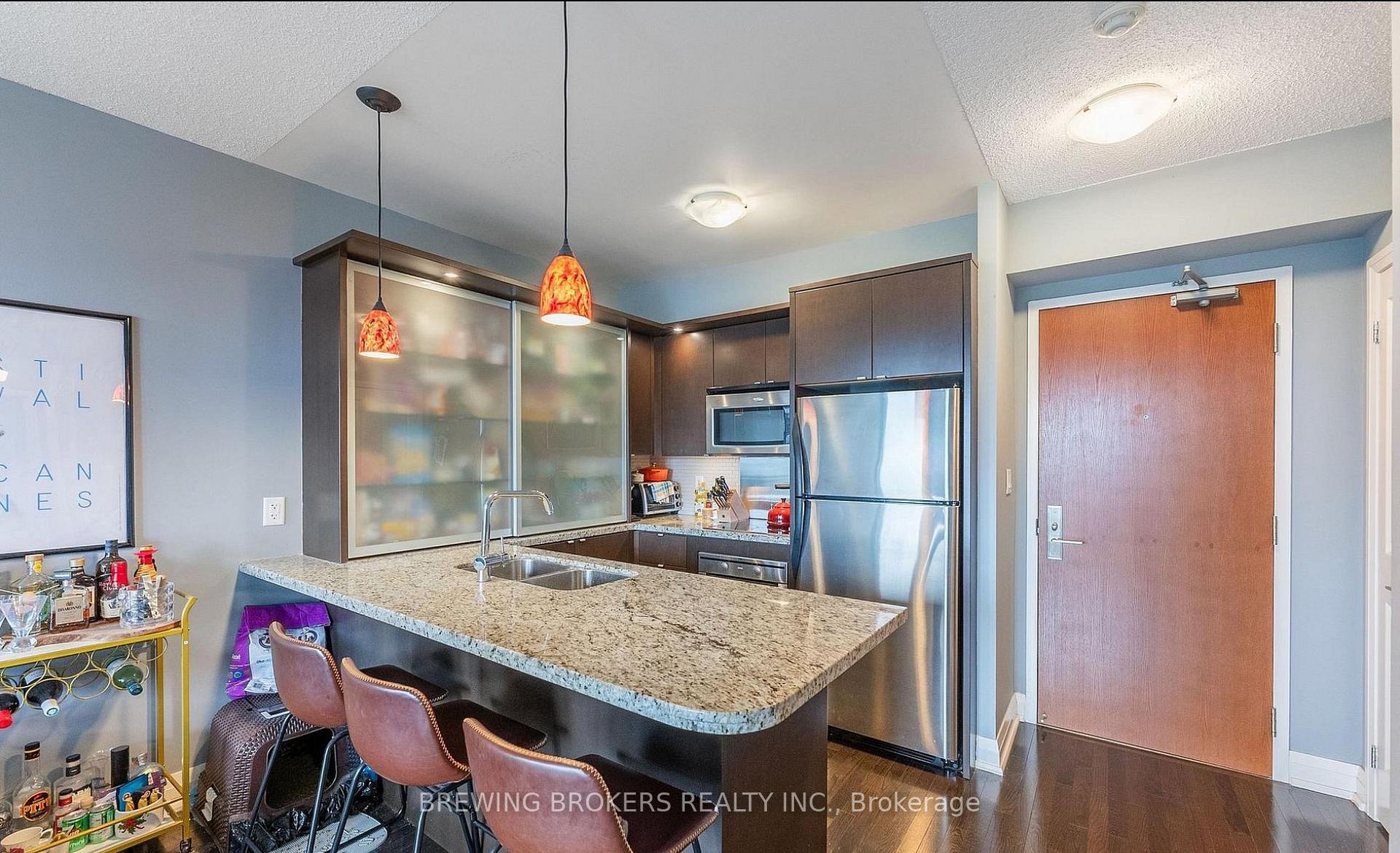 Photo 7 of Unit 704, 1430 Yonge Street, Toronto, Yonge-St. Clair — HOMEH