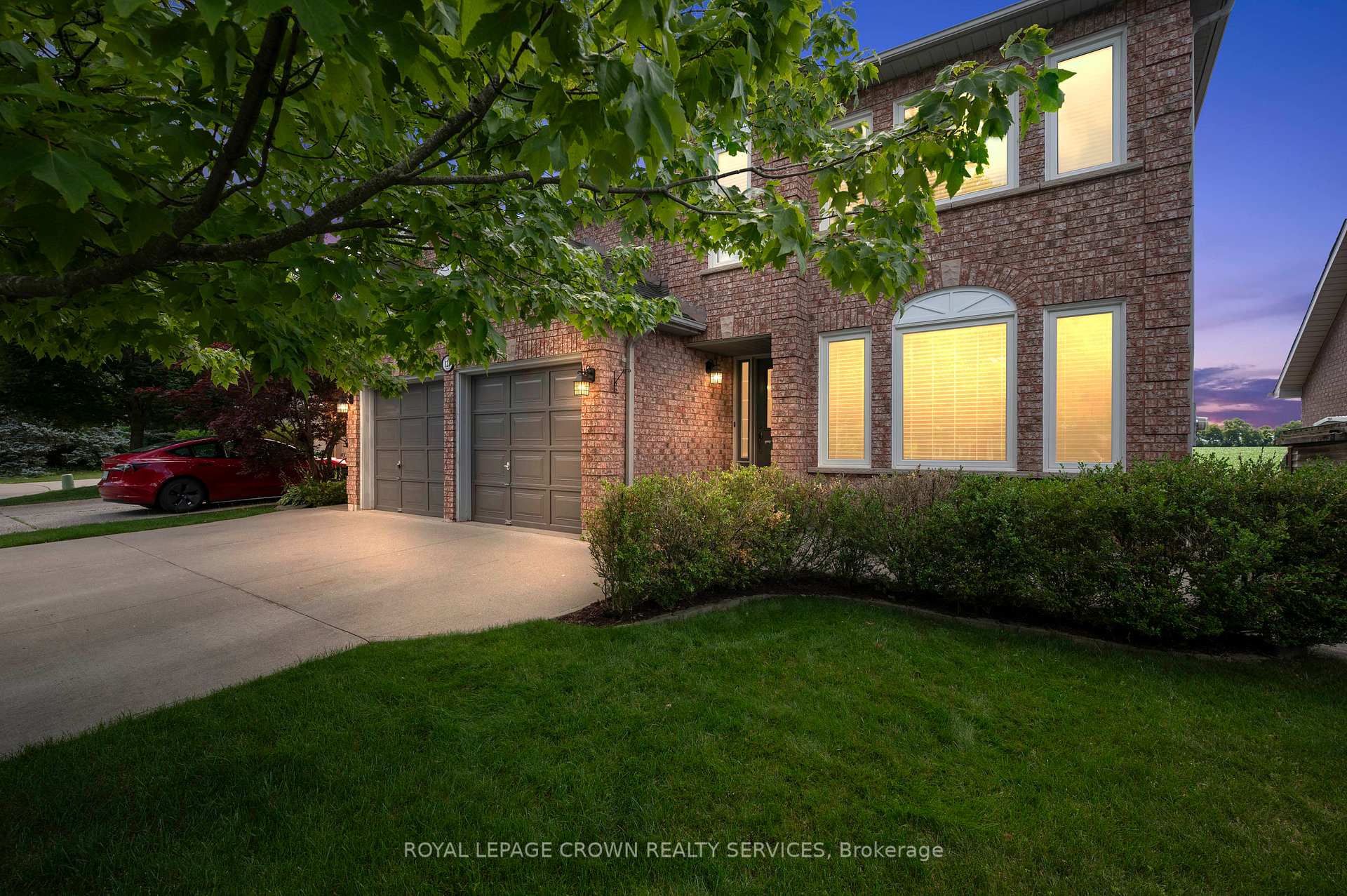 Photo 2 of 122 Delavan Drive, Cambridge, Southwood - Kinbridge — HOMEH