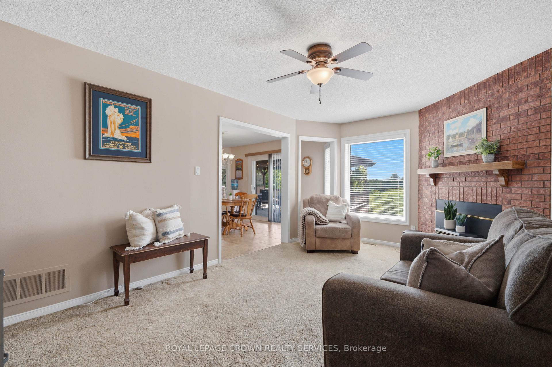Photo 12 of 122 Delavan Drive, Cambridge, Southwood - Kinbridge — HOMEH