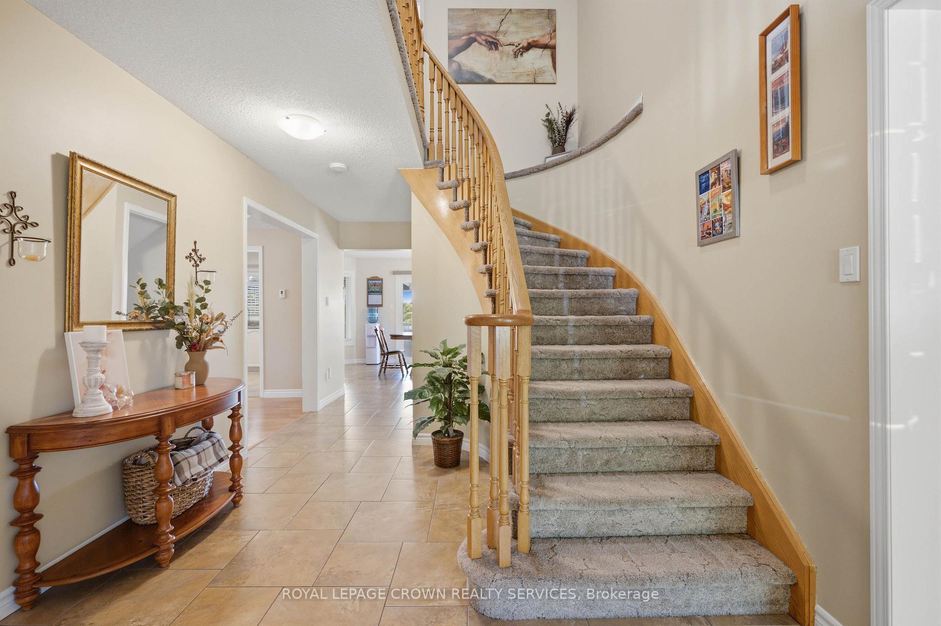 Photo 13 of 122 Delavan Drive, Cambridge, Southwood - Kinbridge — HOMEH