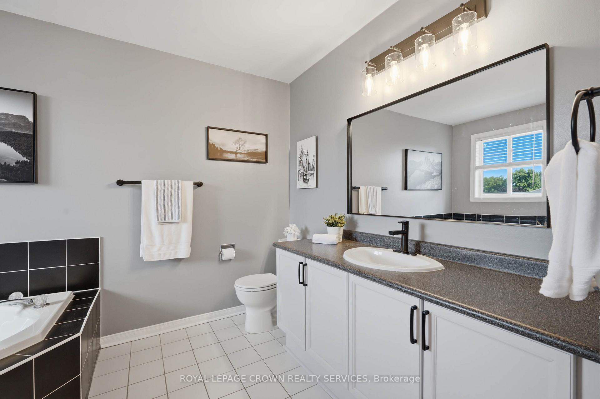 Photo 16 of 122 Delavan Drive, Cambridge, Southwood - Kinbridge — HOMEH