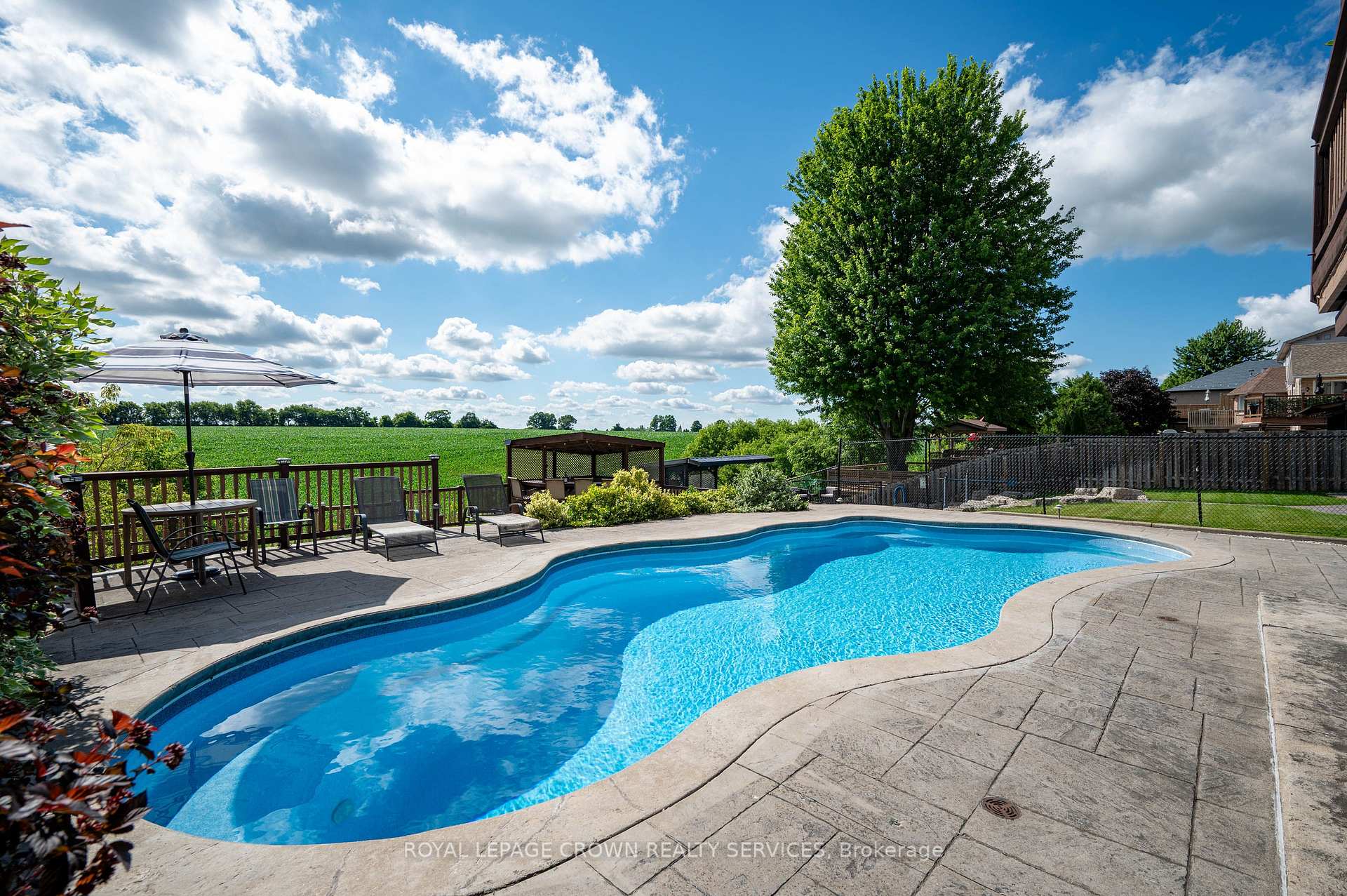 Photo 35 of 122 Delavan Drive, Cambridge, Southwood - Kinbridge — HOMEH