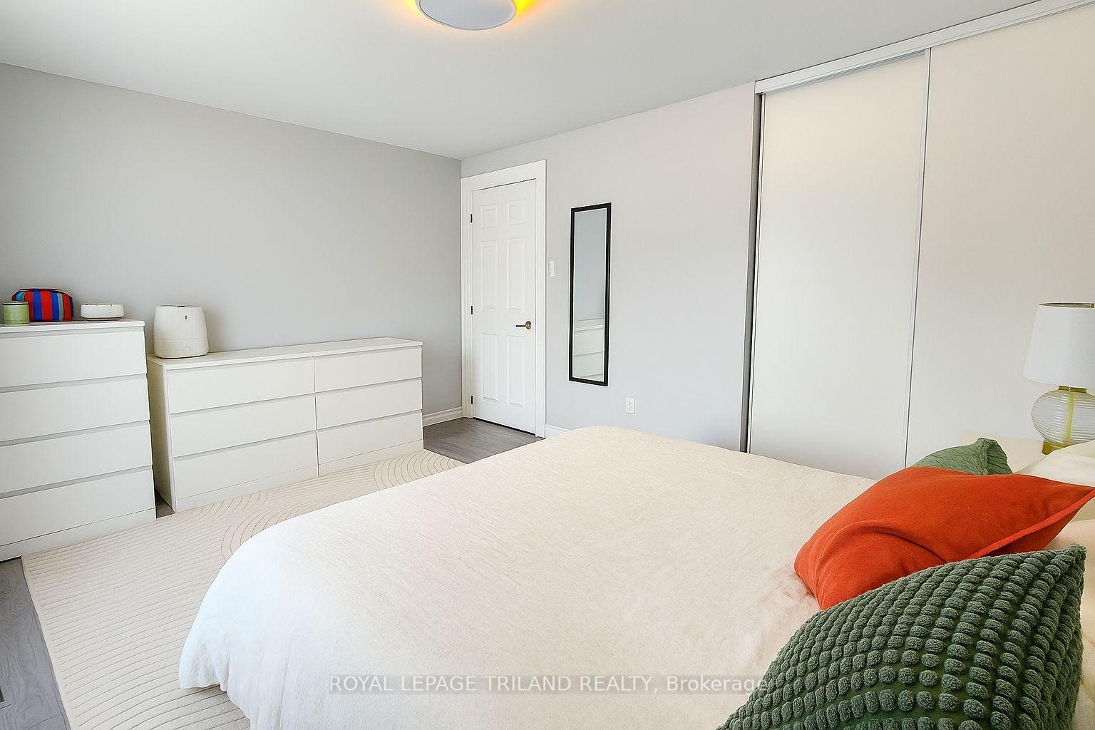 Photo 13 of 51 Ashbury Avenue, London, South Y — HOMEH