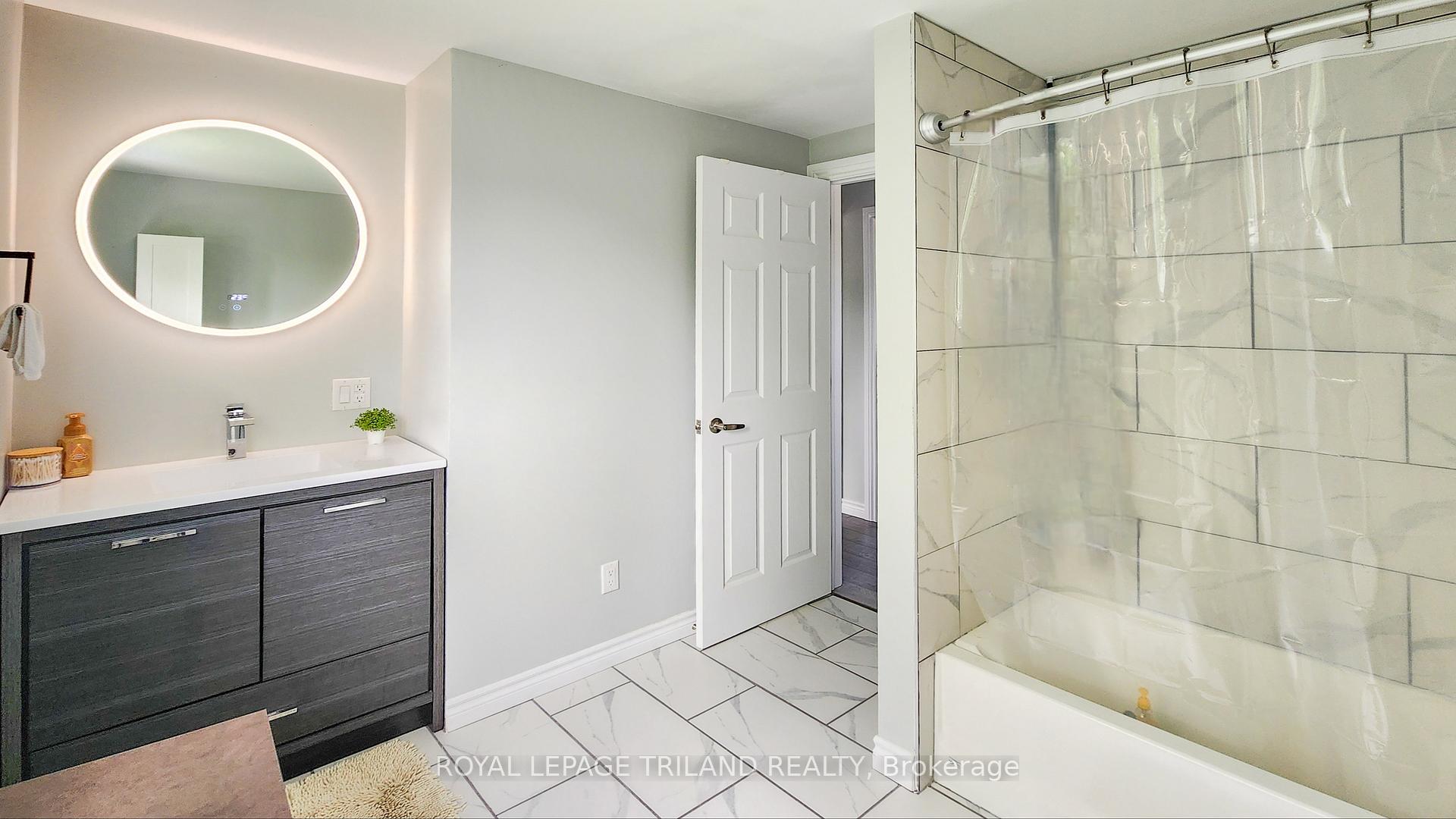 Photo 17 of 51 Ashbury Avenue, London, South Y — HOMEH
