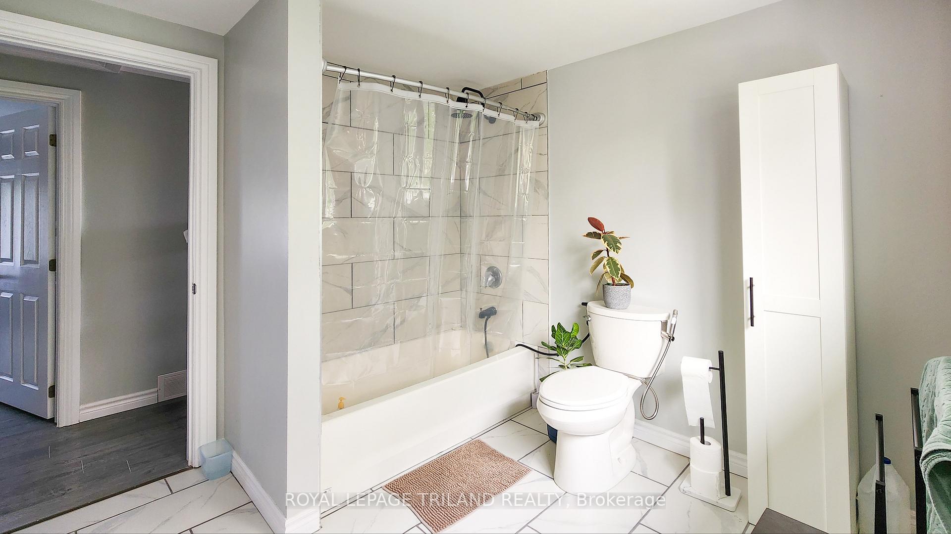 Photo 18 of 51 Ashbury Avenue, London, South Y — HOMEH