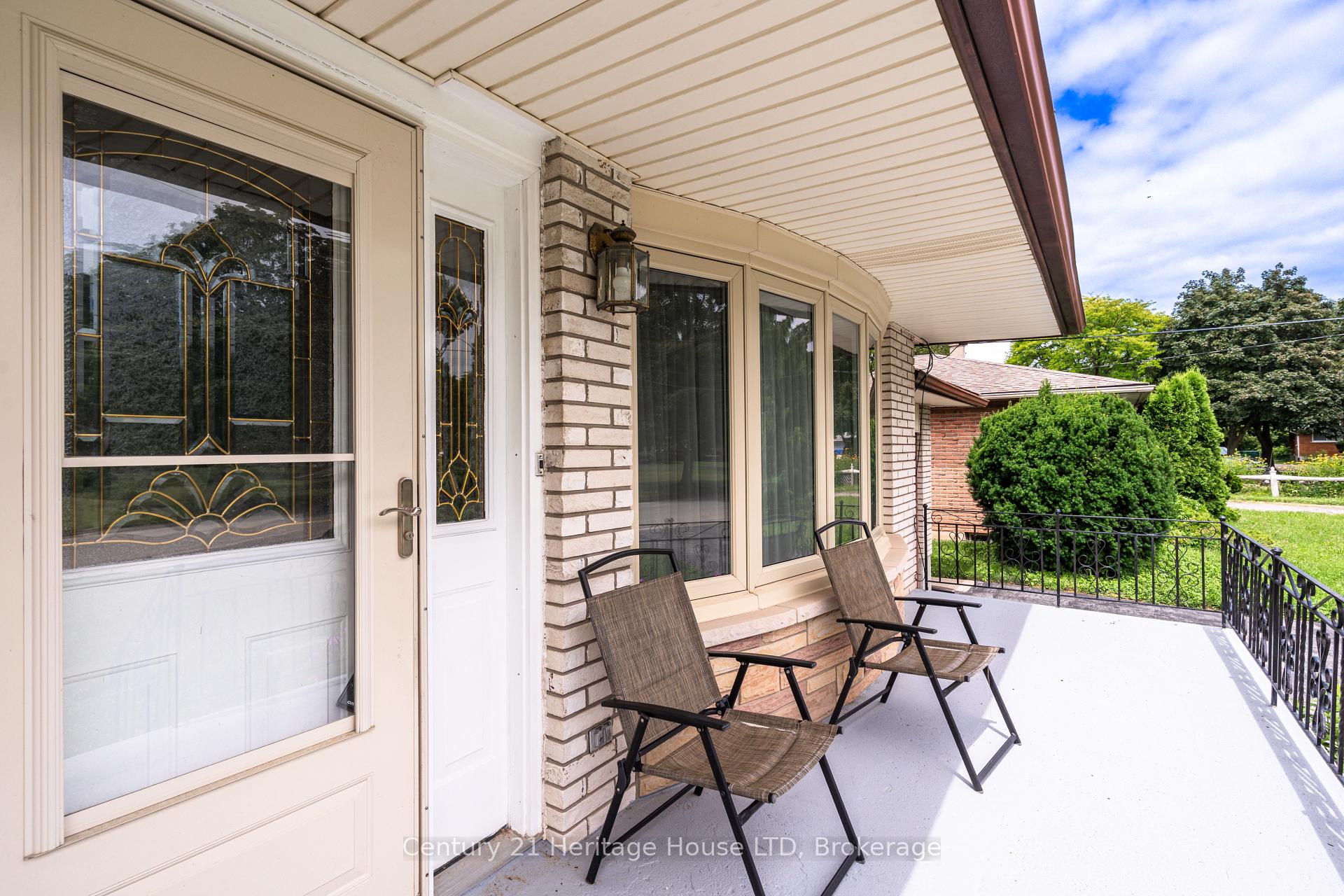 Photo 9 of 64 Croydon Drive, St. Catharines, Lakeshore — HOMEH