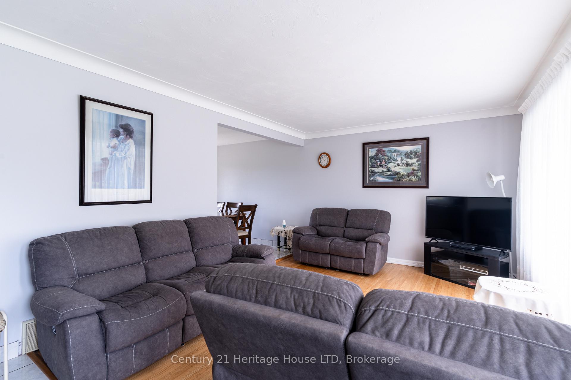 Photo 11 of 64 Croydon Drive, St. Catharines, Lakeshore — HOMEH
