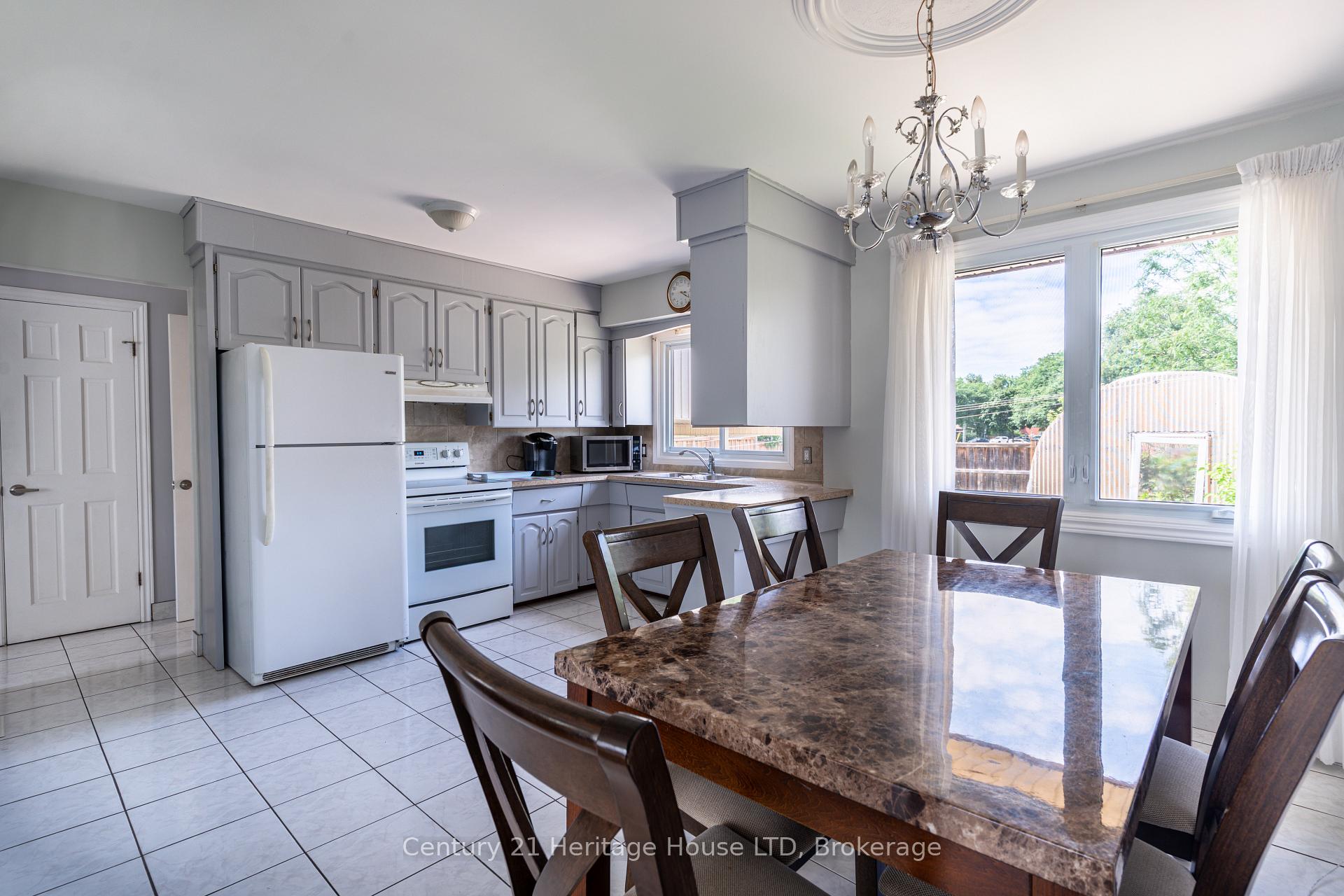 Photo 13 of 64 Croydon Drive, St. Catharines, Lakeshore — HOMEH