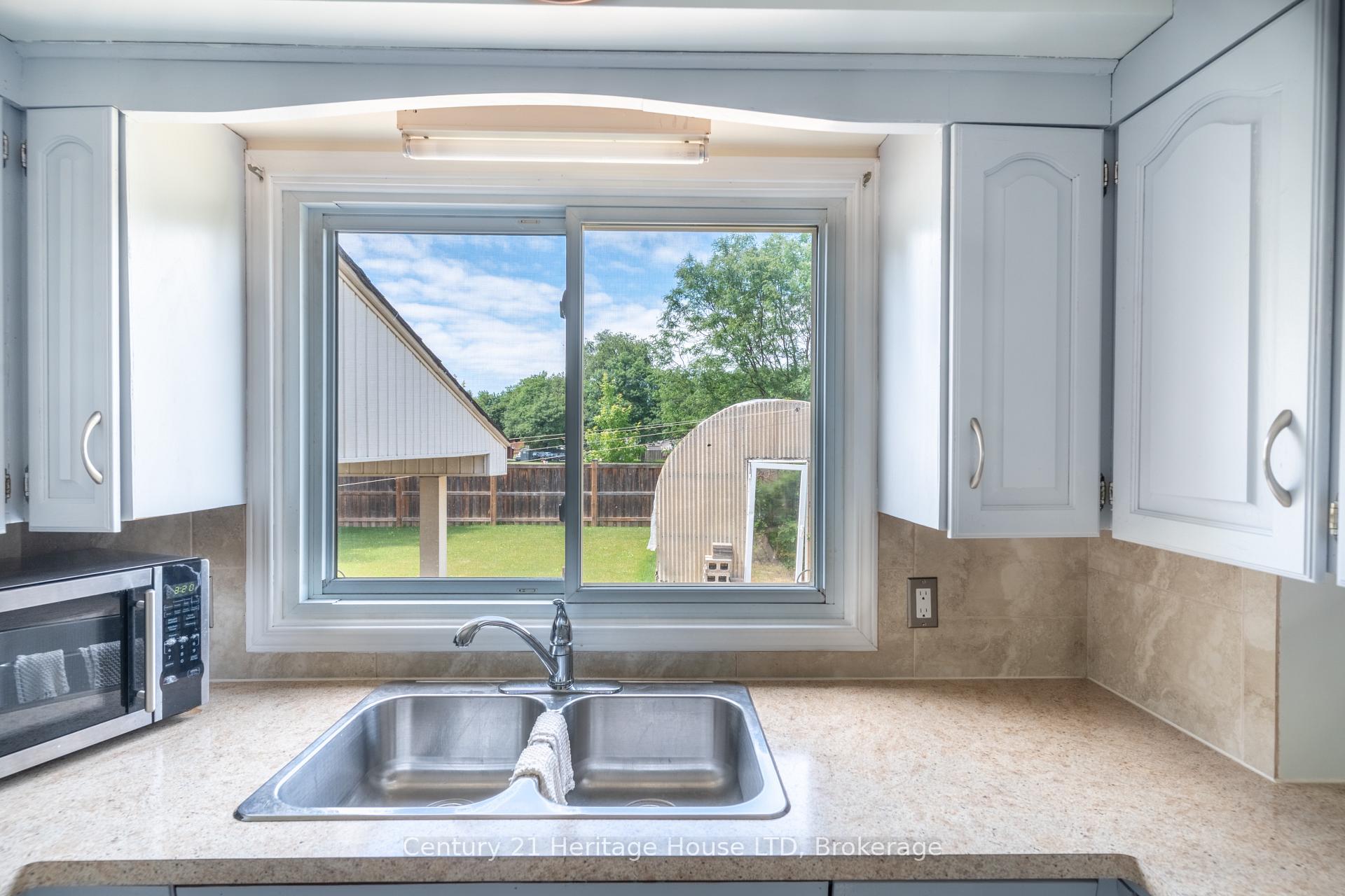 Photo 16 of 64 Croydon Drive, St. Catharines, Lakeshore — HOMEH