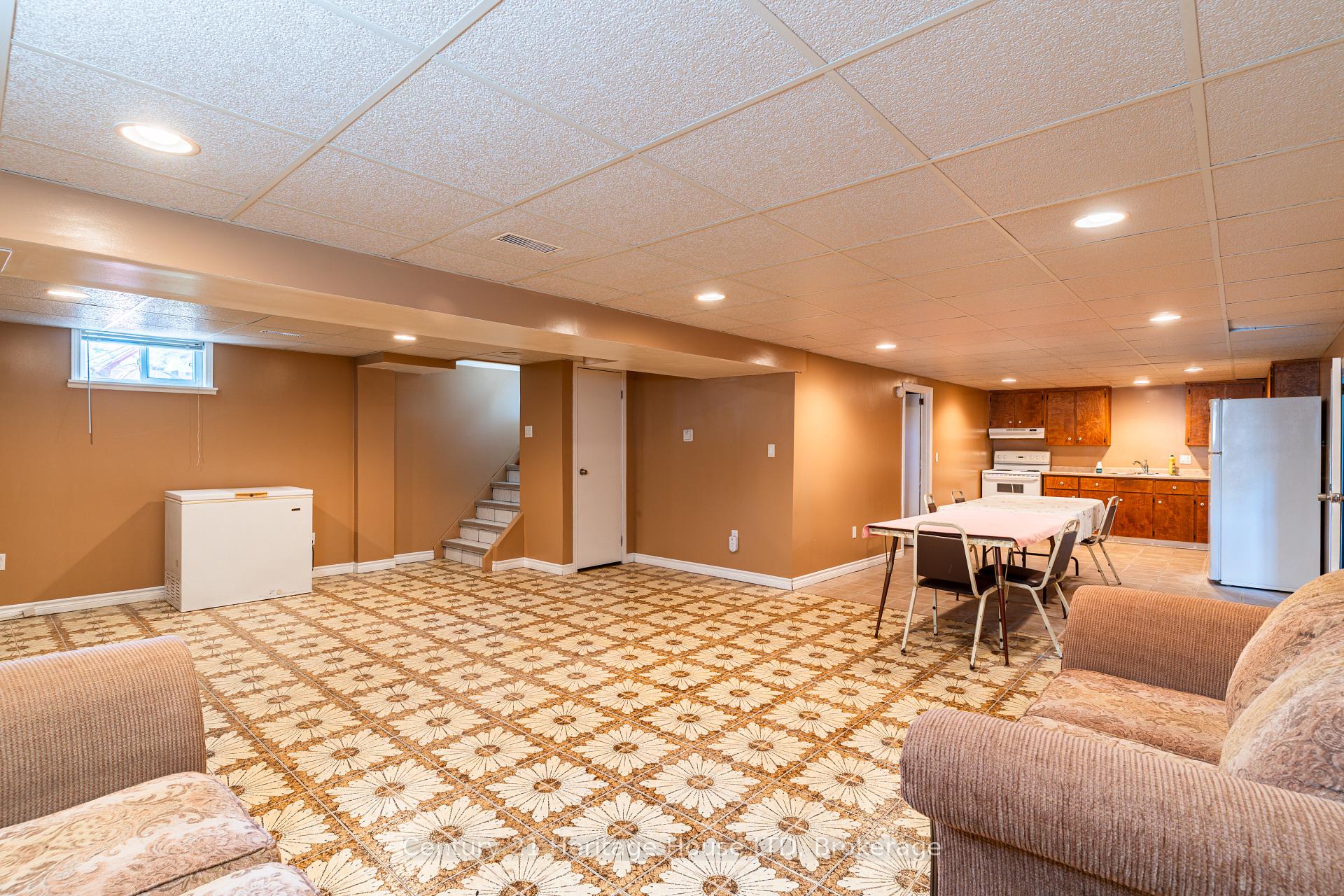 Photo 24 of 64 Croydon Drive, St. Catharines, Lakeshore — HOMEH