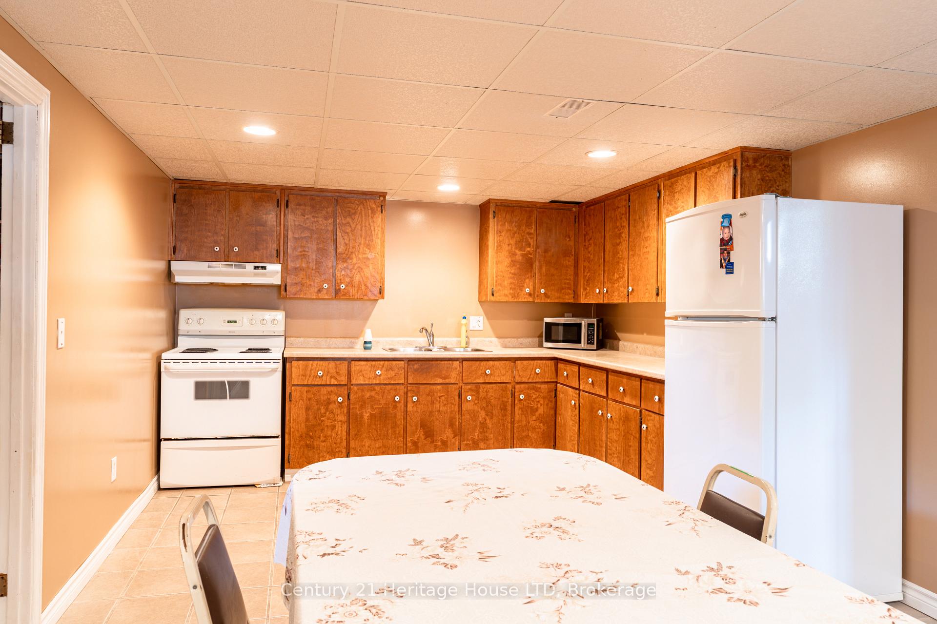 Photo 26 of 64 Croydon Drive, St. Catharines, Lakeshore — HOMEH
