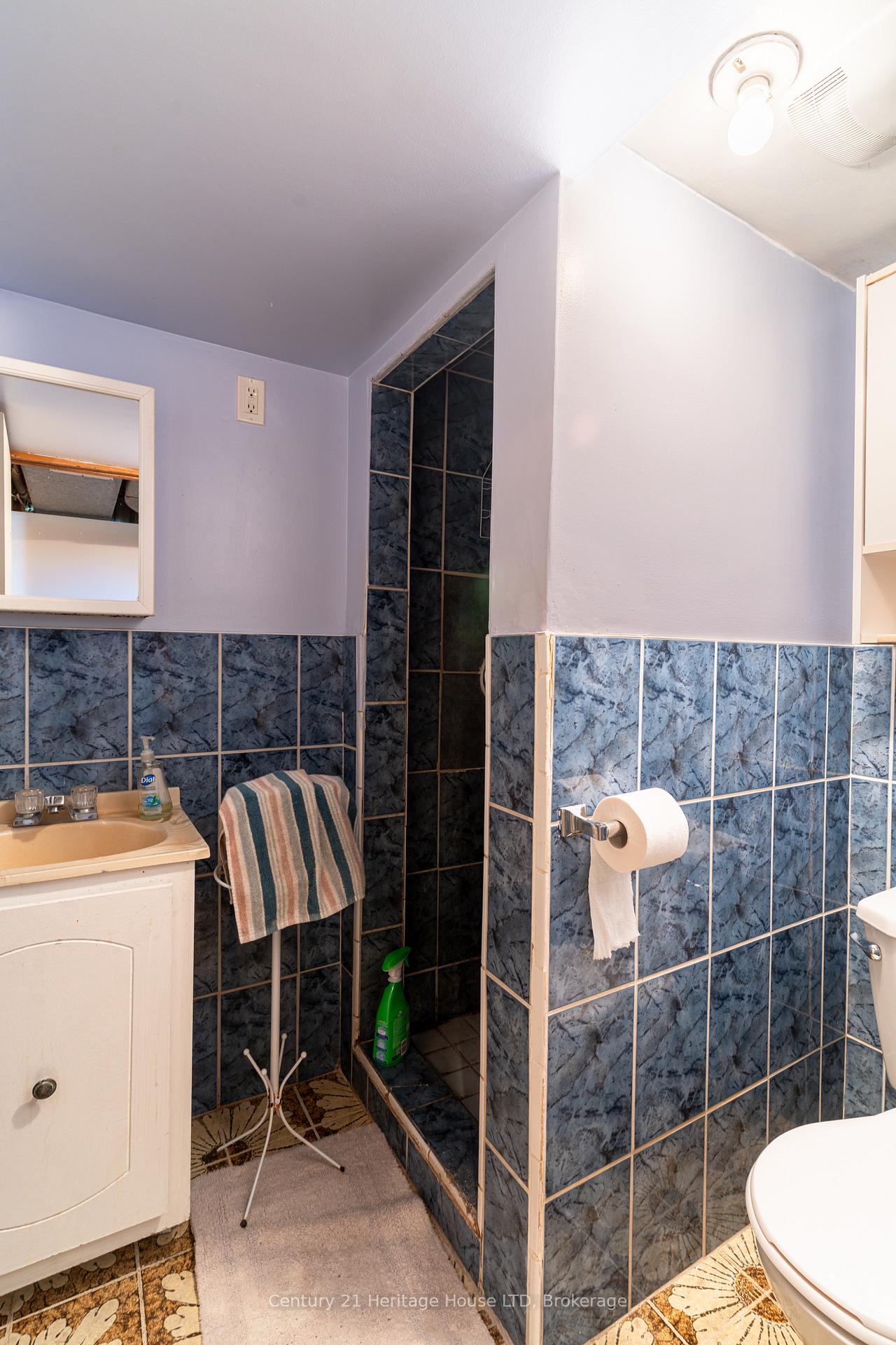 Photo 27 of 64 Croydon Drive, St. Catharines, Lakeshore — HOMEH