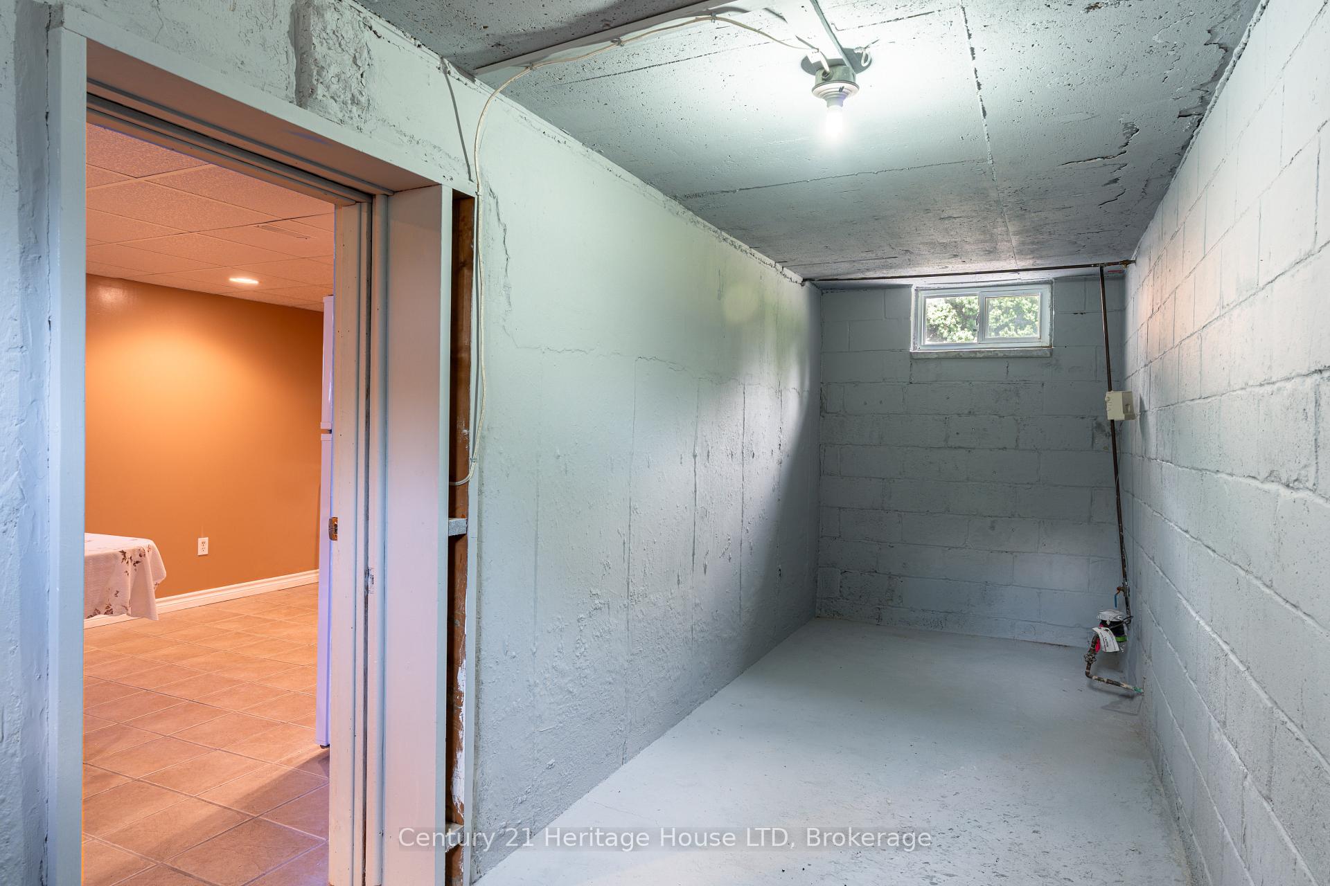 Photo 28 of 64 Croydon Drive, St. Catharines, Lakeshore — HOMEH