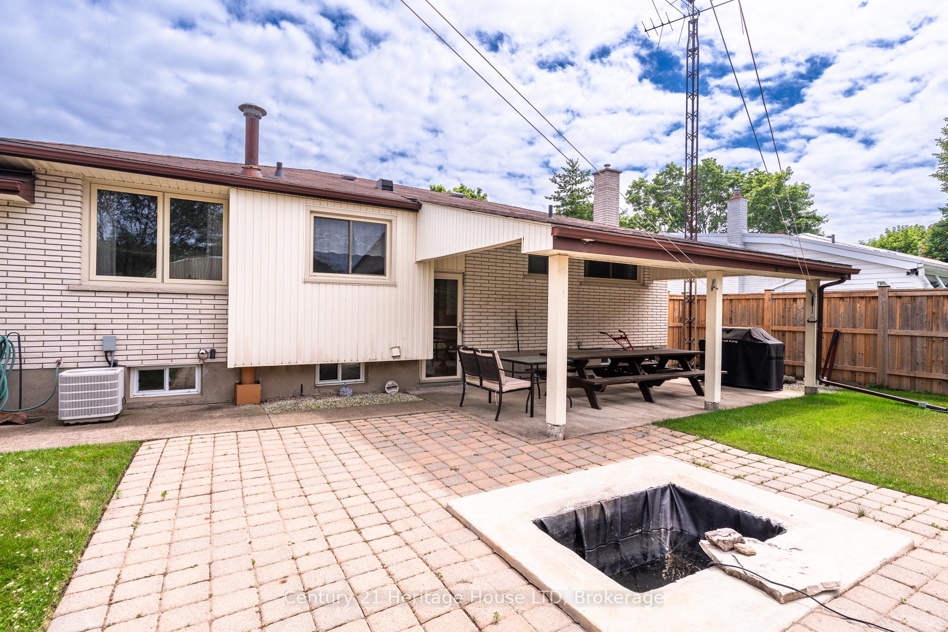Photo 29 of 64 Croydon Drive, St. Catharines, Lakeshore — HOMEH