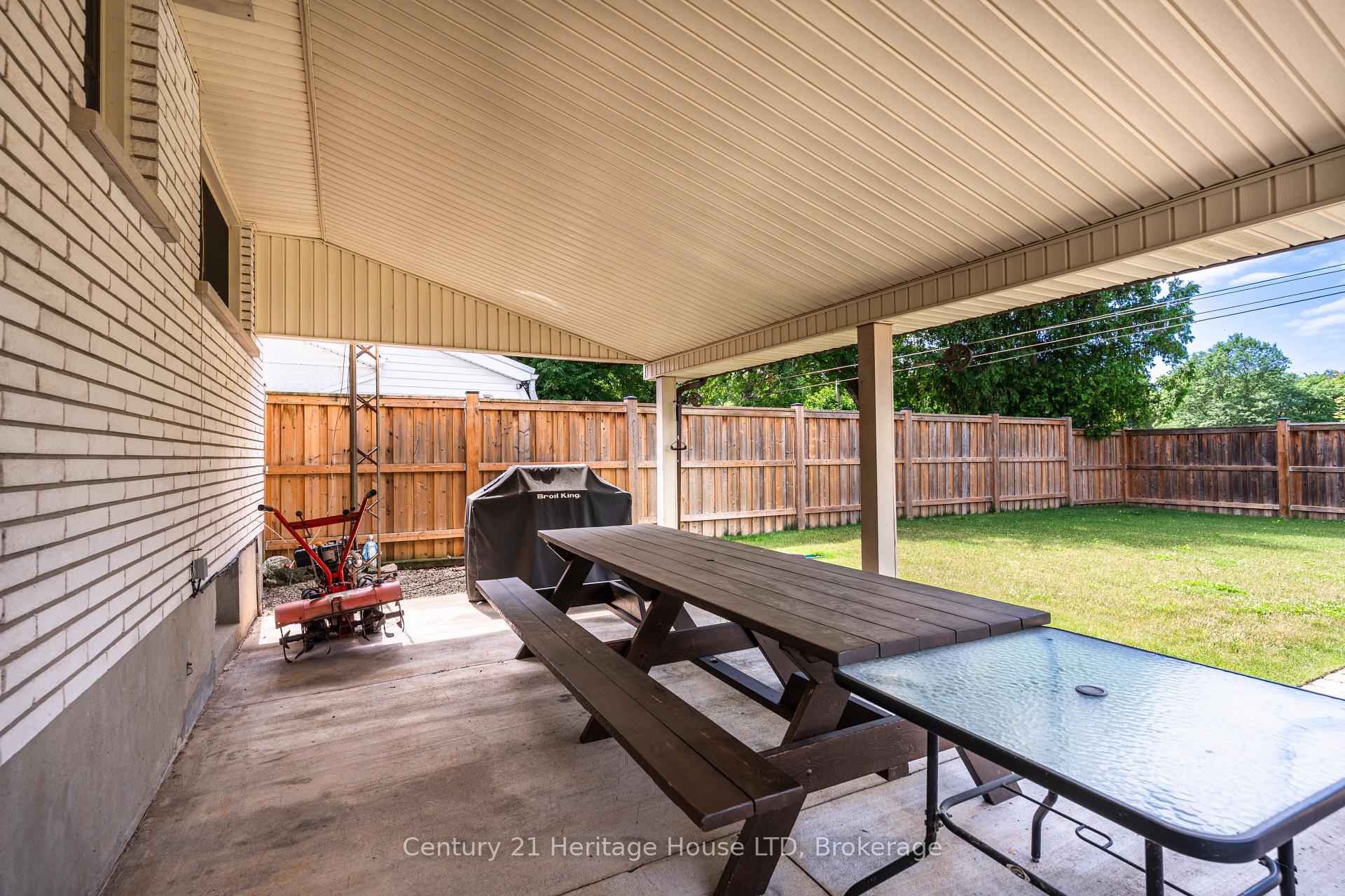 Photo 30 of 64 Croydon Drive, St. Catharines, Lakeshore — HOMEH
