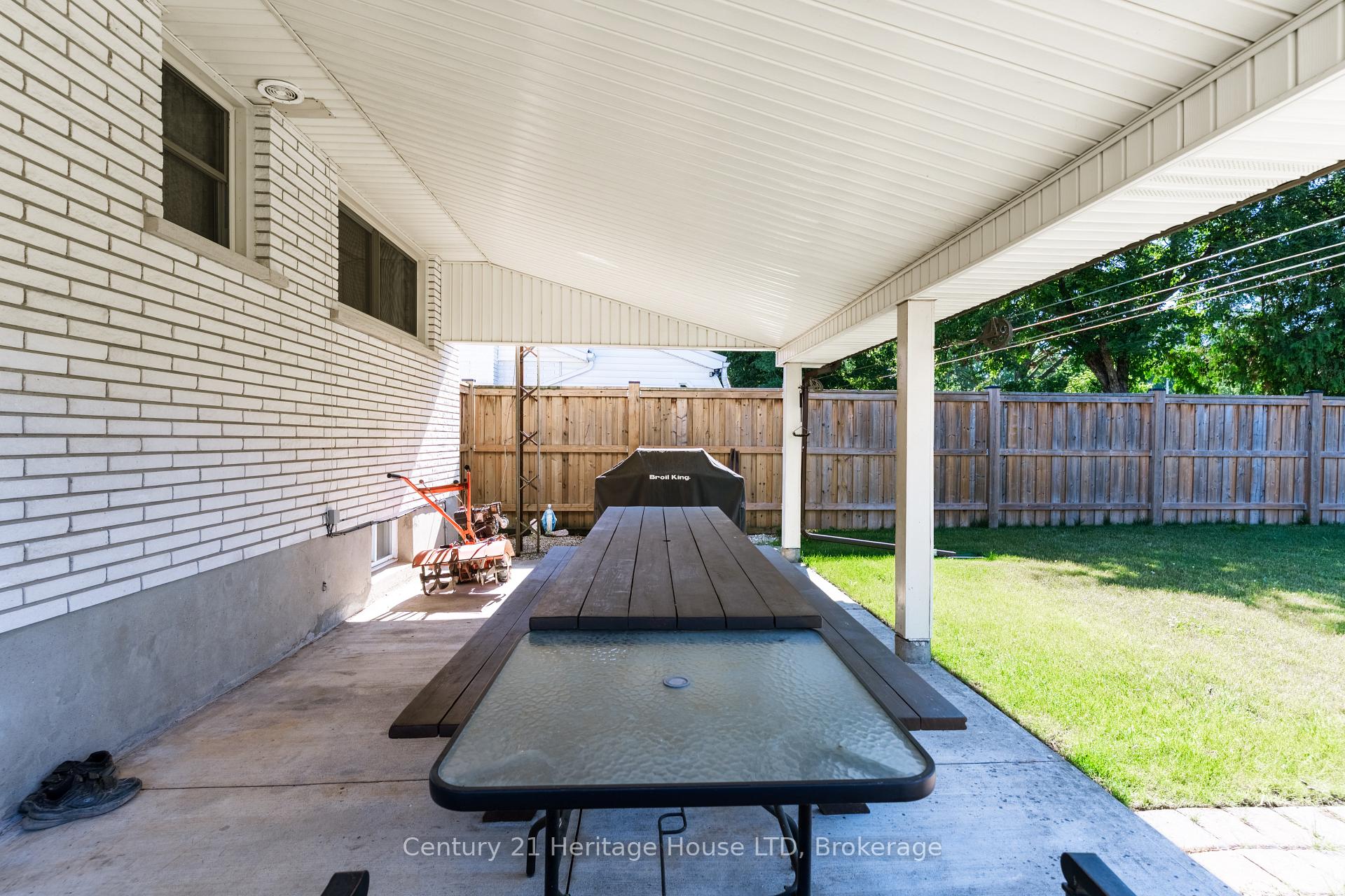 Photo 32 of 64 Croydon Drive, St. Catharines, Lakeshore — HOMEH