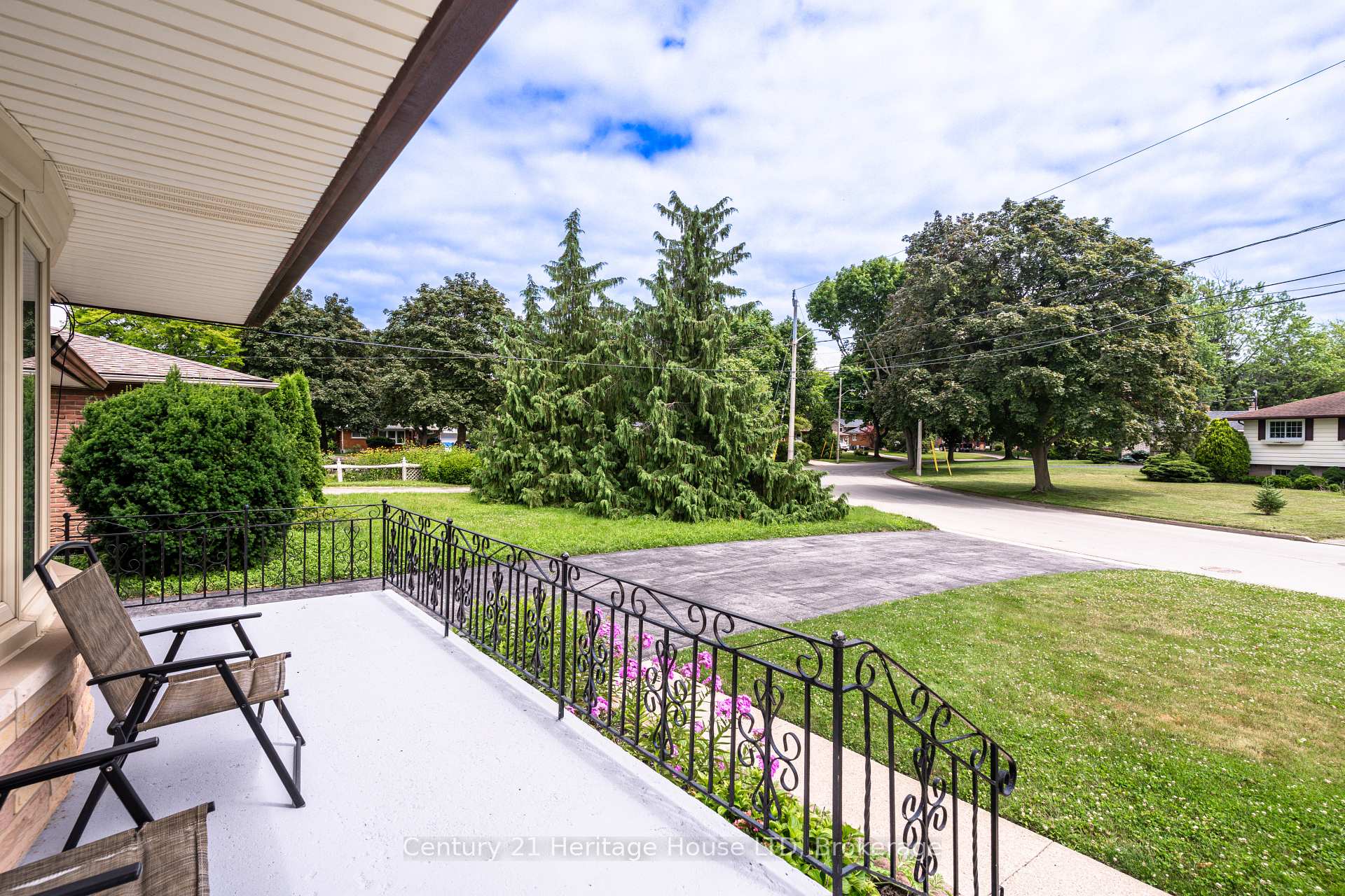 Photo 38 of 64 Croydon Drive, St. Catharines, Lakeshore — HOMEH