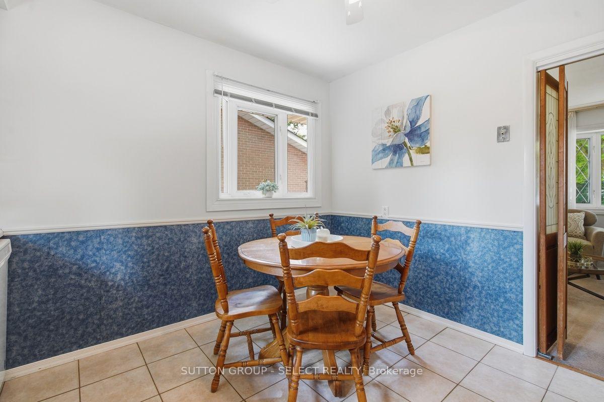 Photo 19 of 107 Aponi Crescent, London, East D — HOMEH