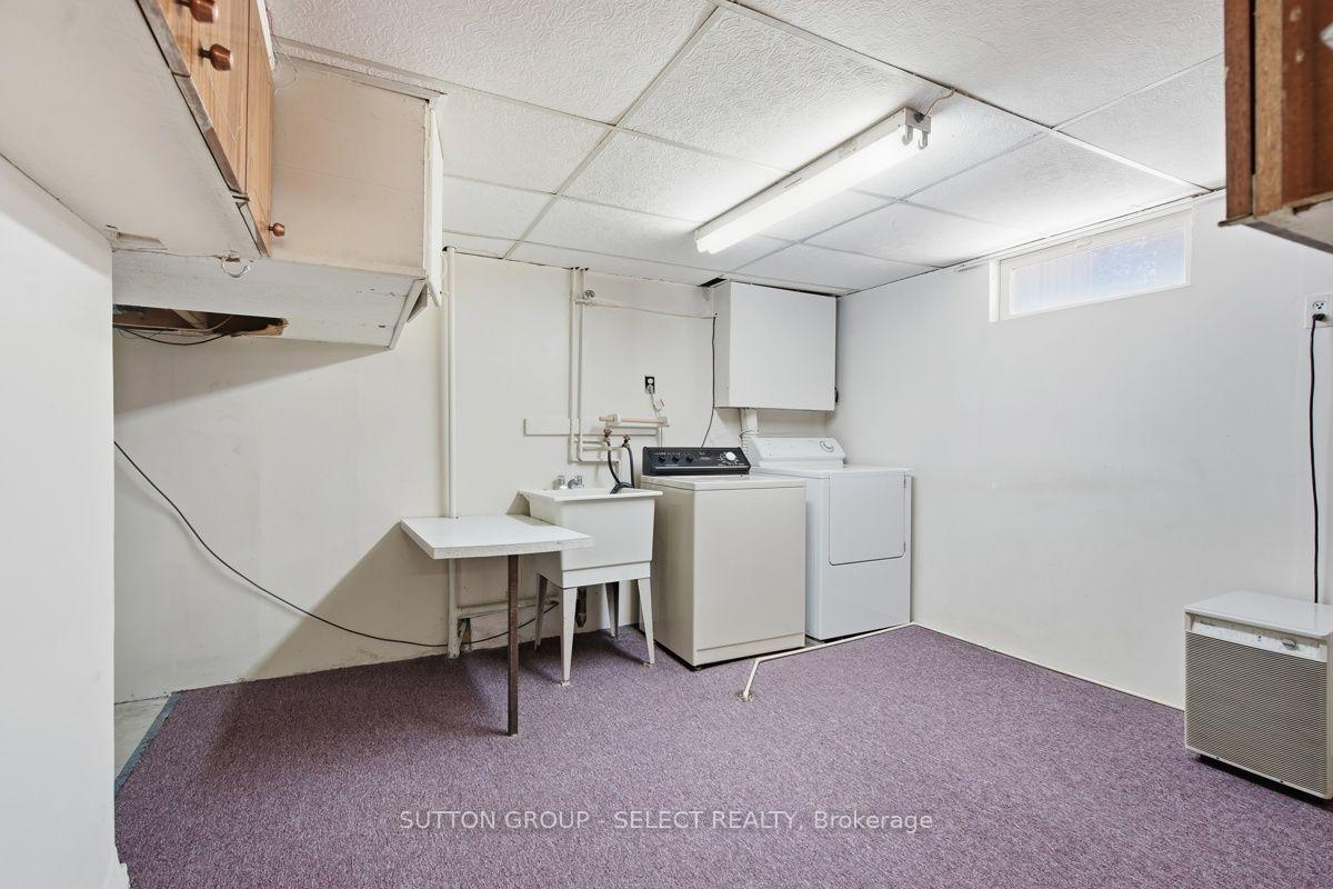 Photo 36 of 107 Aponi Crescent, London, East D — HOMEH