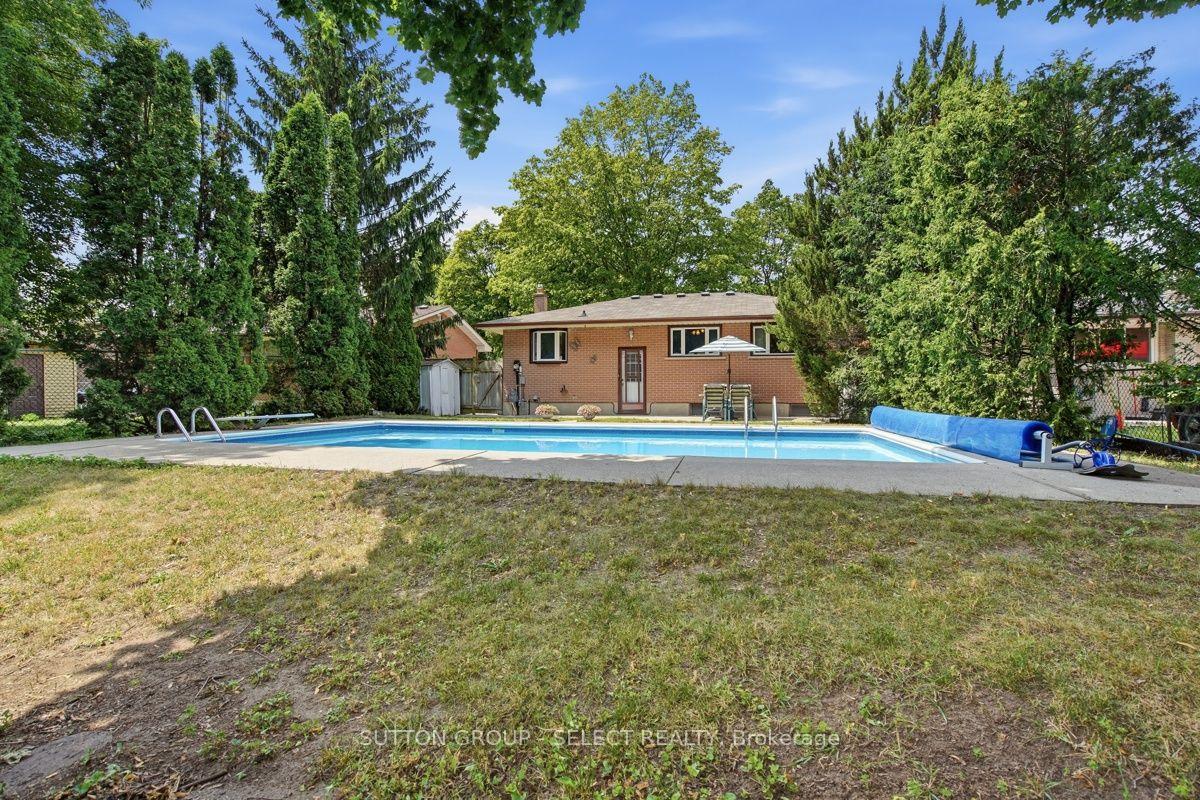 Photo 39 of 107 Aponi Crescent, London, East D — HOMEH