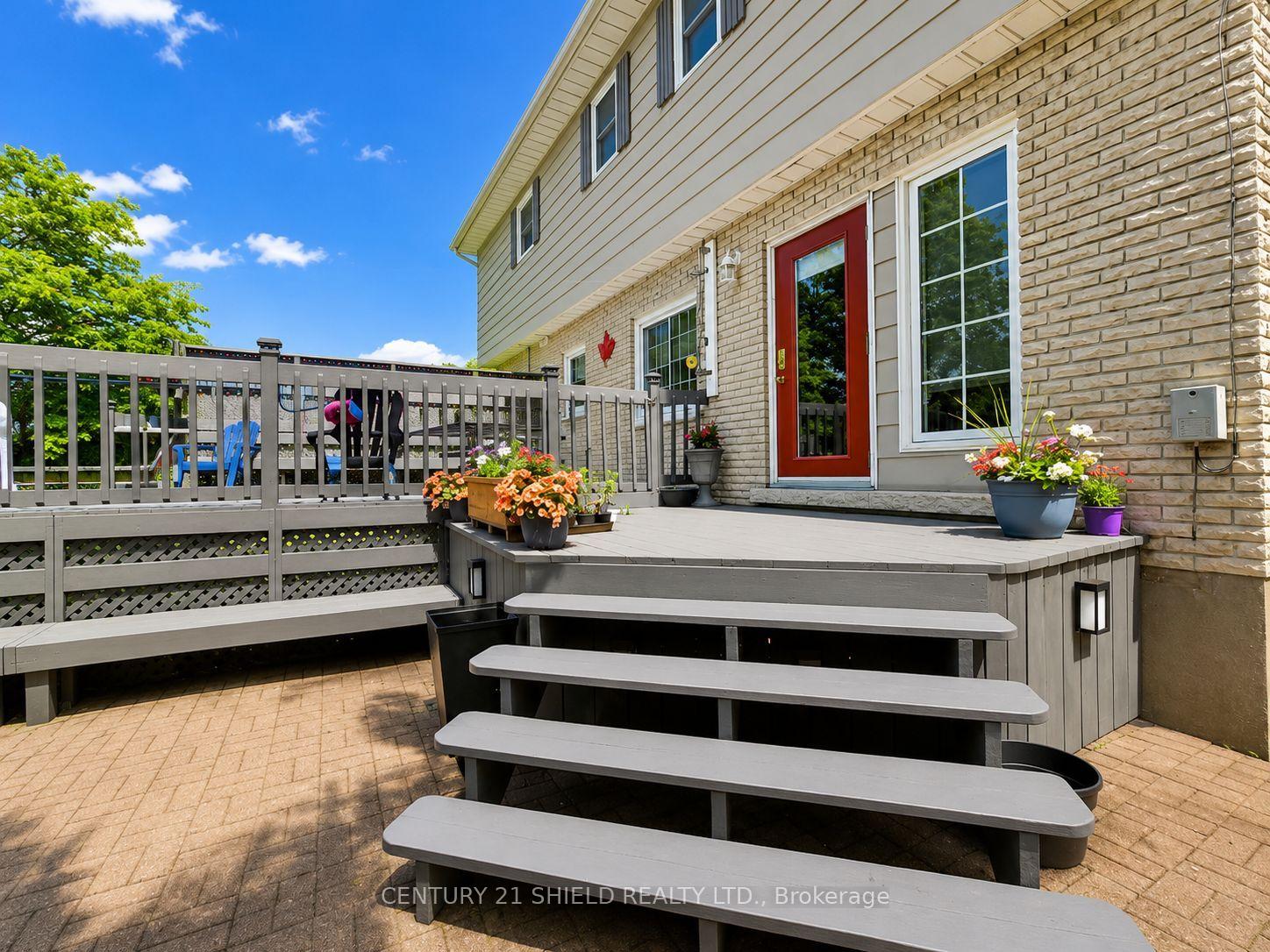 Photo 8 of 1305 Osborne Avenue, Cornwall, Cornwall — HOMEH