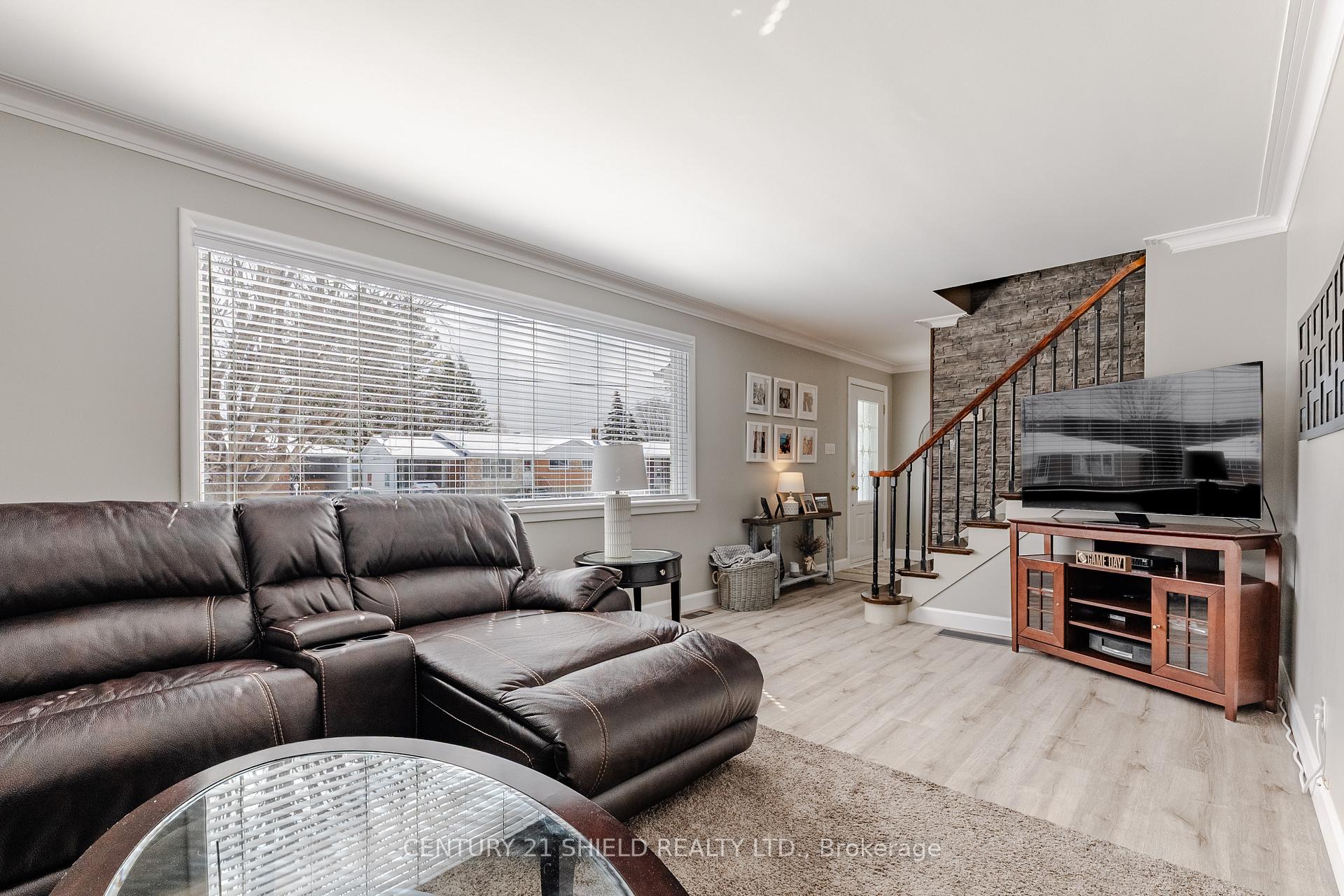 Photo 15 of 1305 Osborne Avenue, Cornwall, Cornwall — HOMEH